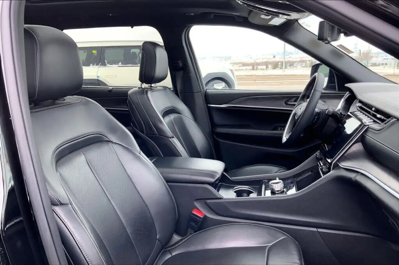 Jeep Grand Cherokee снимка Jeep Grand Cherokee