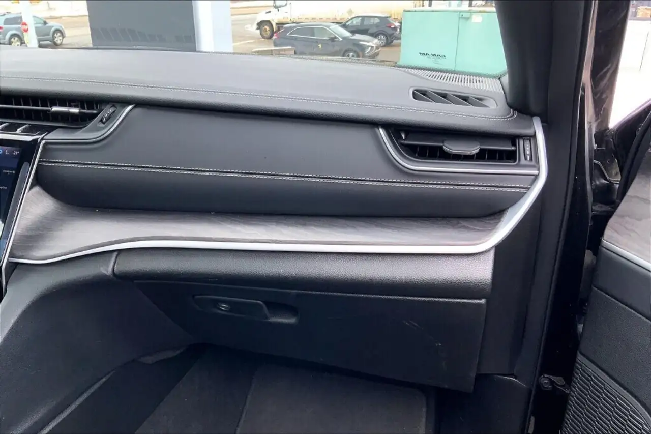 Jeep Grand Cherokee снимка Jeep Grand Cherokee