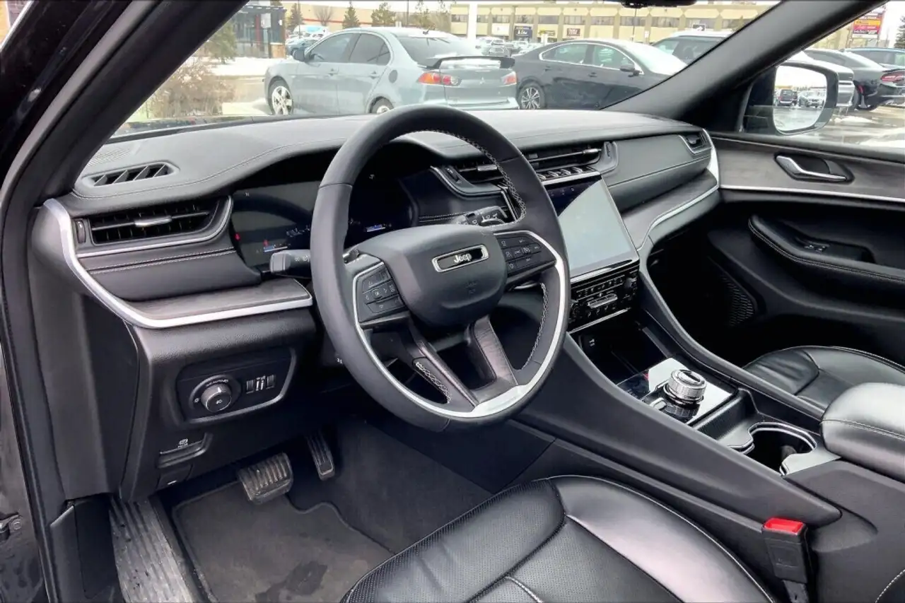 Jeep Grand Cherokee снимка Jeep Grand Cherokee