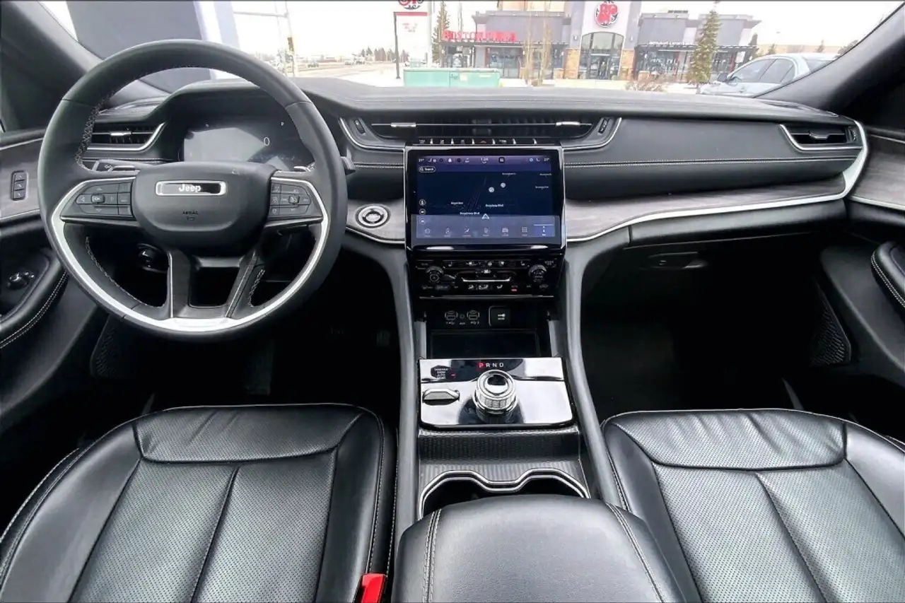 Jeep Grand Cherokee снимка Jeep Grand Cherokee