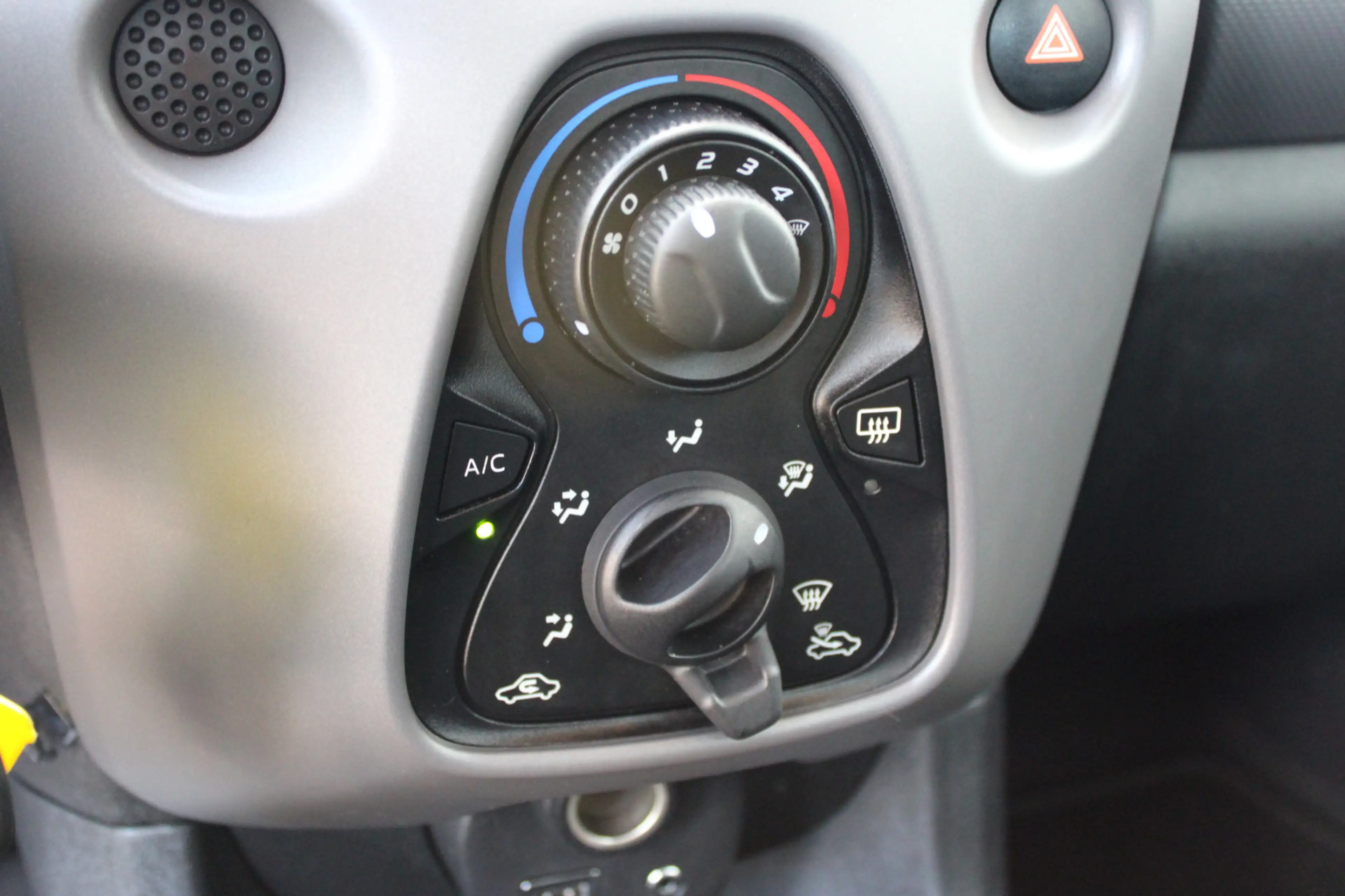 Peugeot 108 1.0 e-VTi Active TOP! 5 Deurs Bluetooth Airco — photo 7
