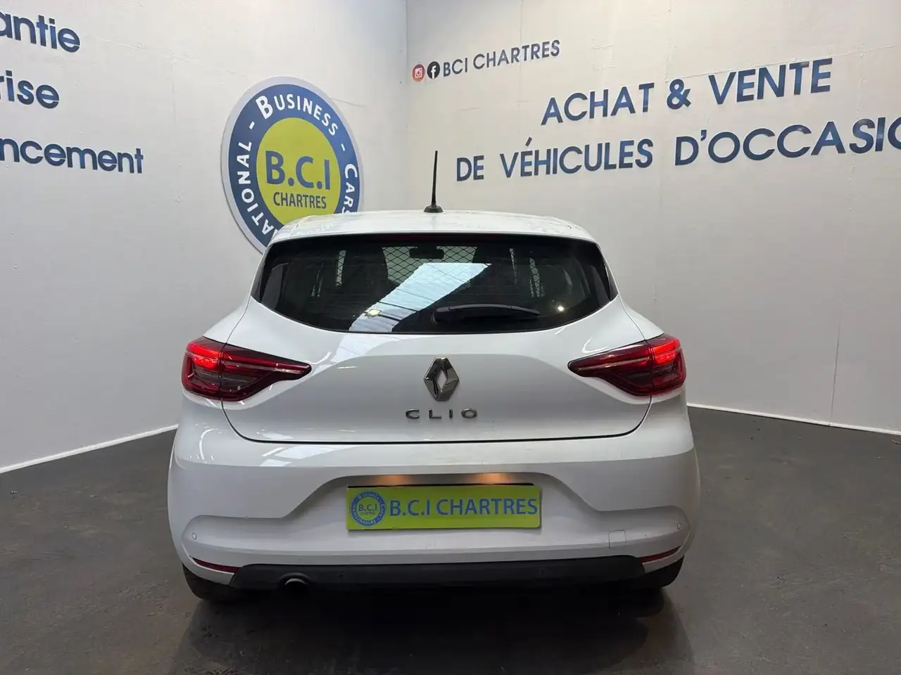 Renault Clio Citadine 5 portes — photo 6