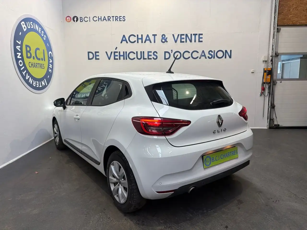 Renault Clio Citadine 5 portes — photo 5