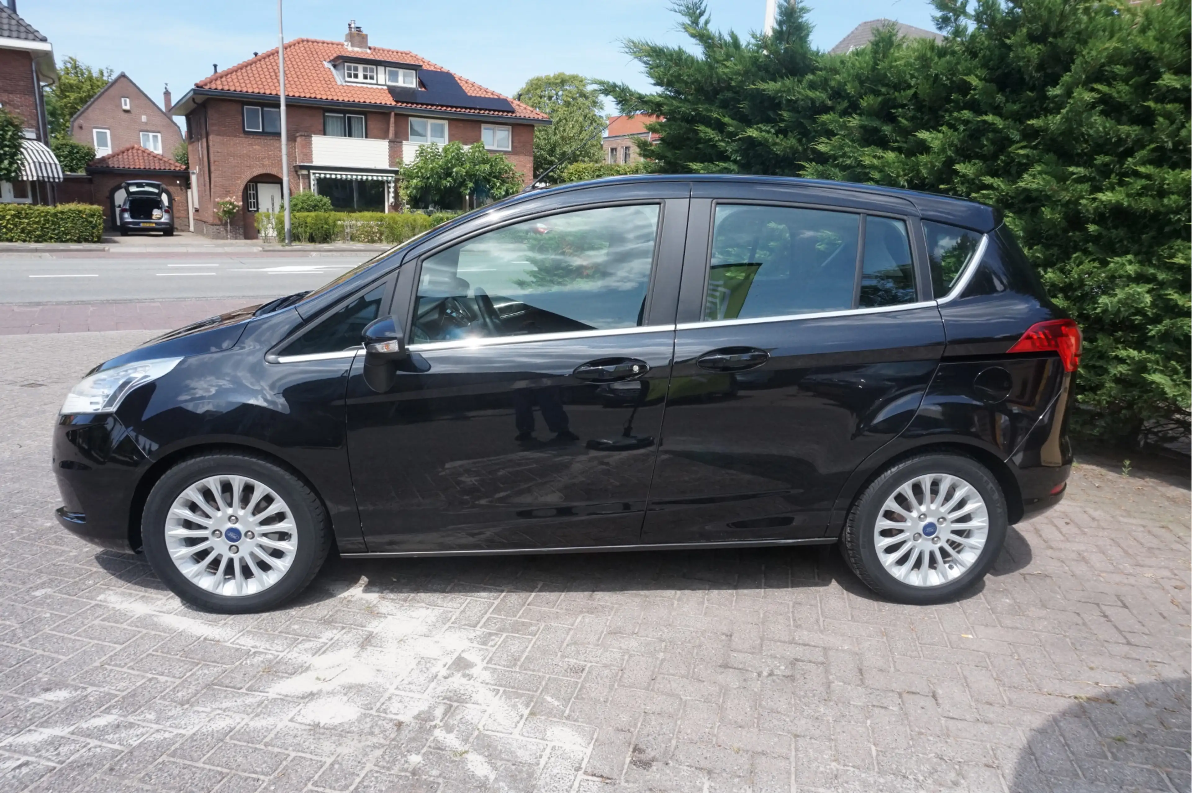 Ford B-Max 1.6 TI-VCT Titanium — photo 13