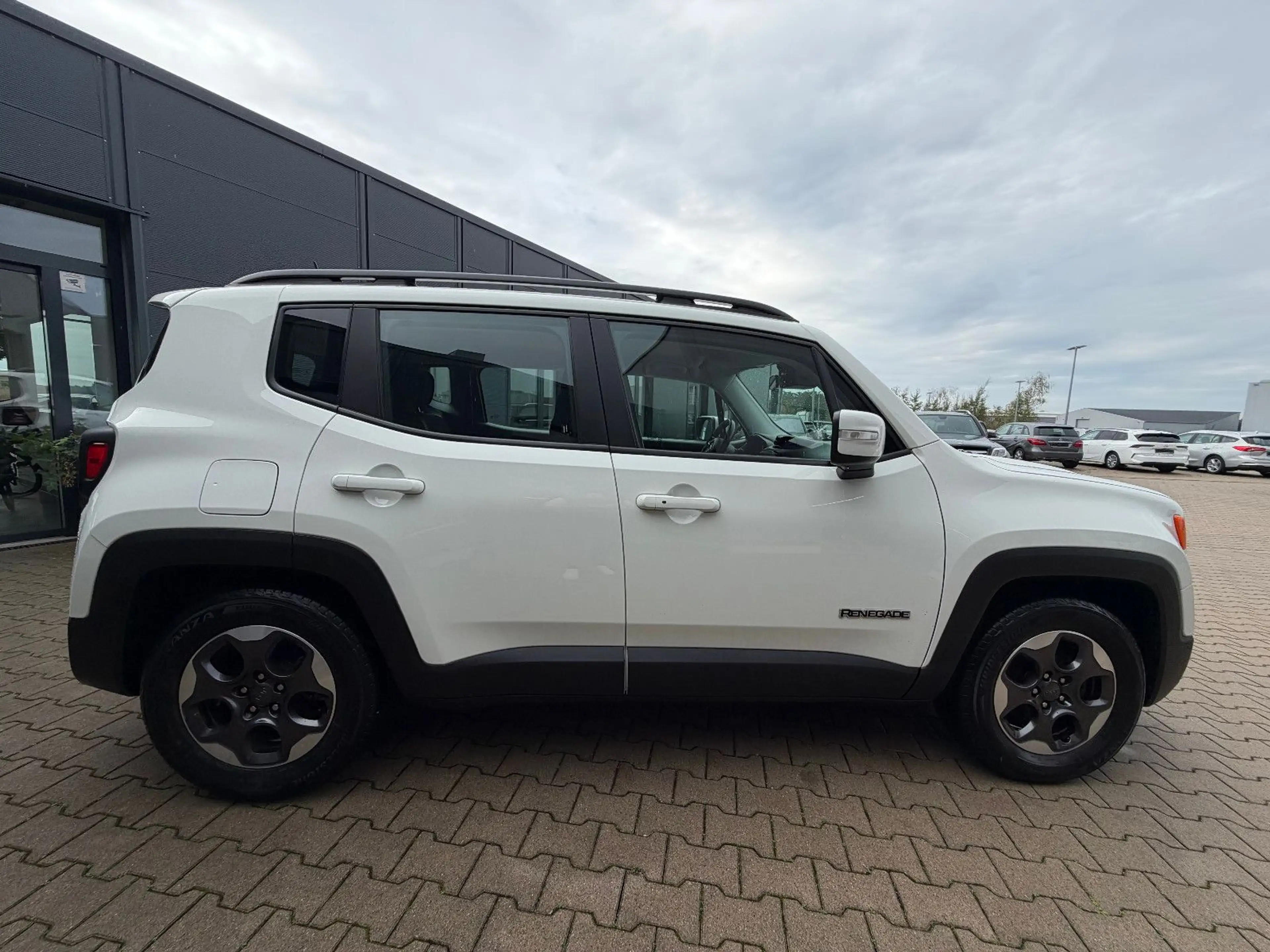 Jeep Renegade 1.4 Longitude FWD Automatik — photo 9