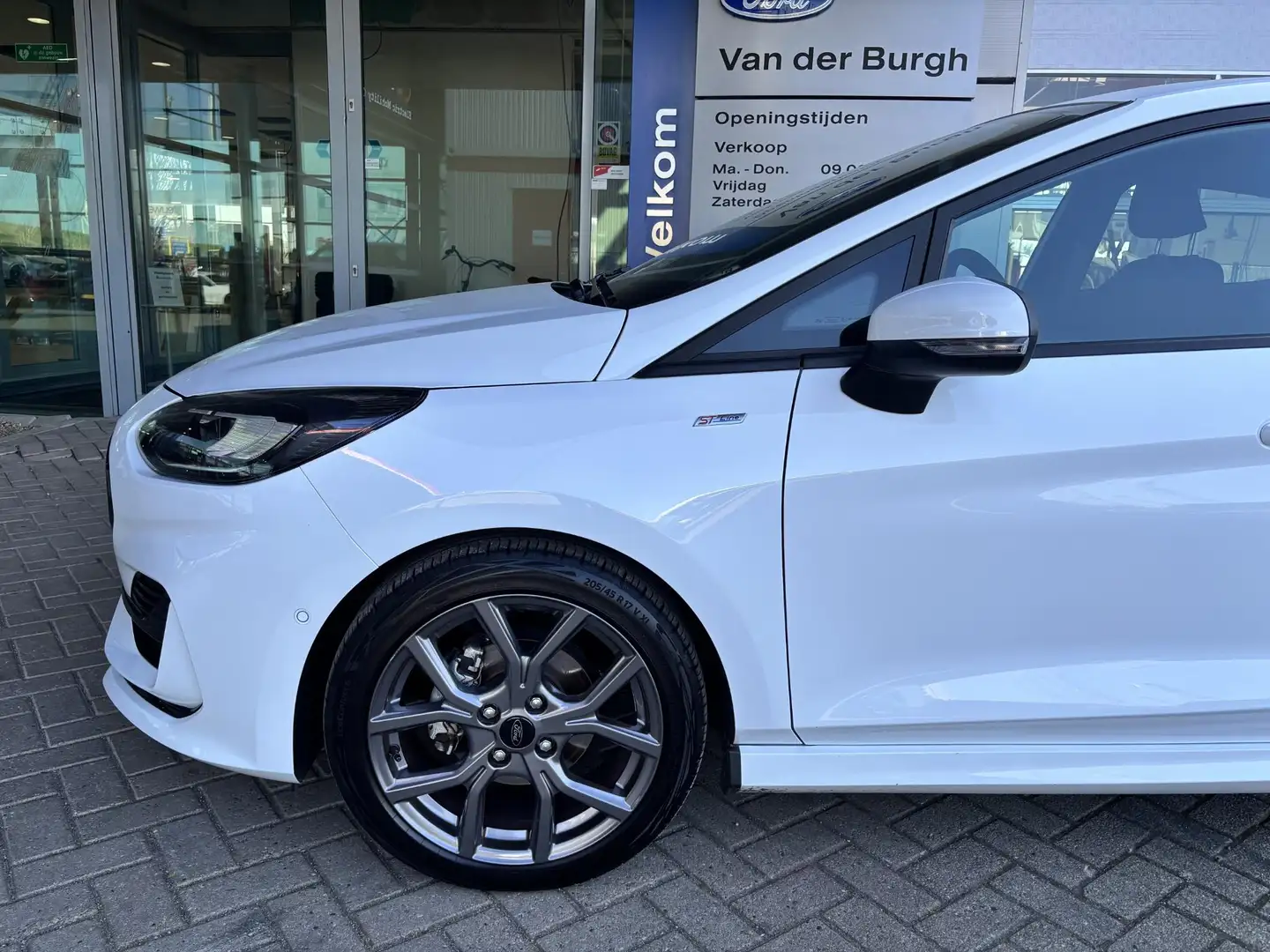 Ford Fiesta 5-deurs ST-Line X 1.0 ECOboost Hybrid 125pk Wit - 2
