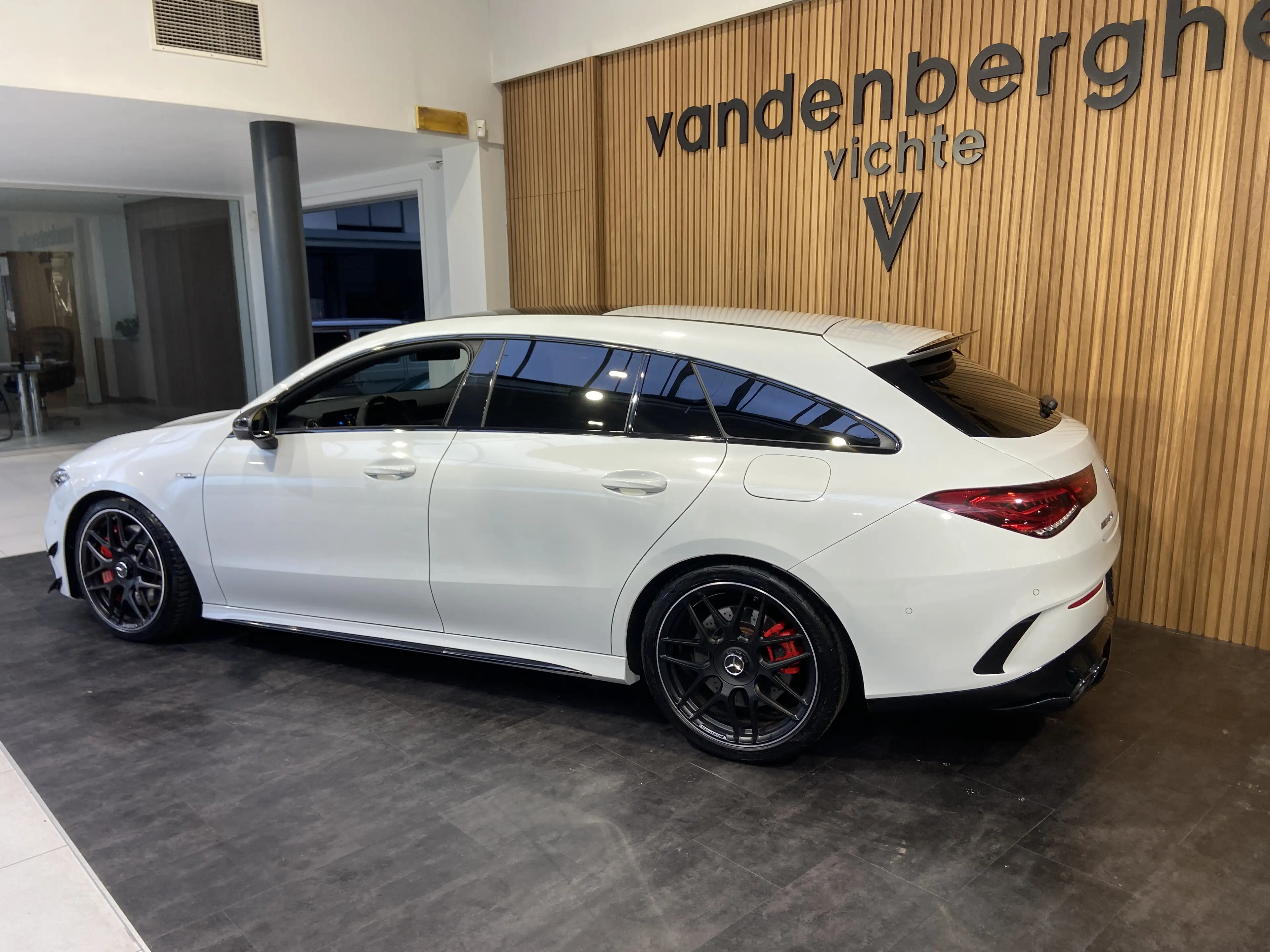 Mercedes-Benz CLA 45 AMG CLA 45 S 4-M performance seats dodehoek 360°camera — photo 3