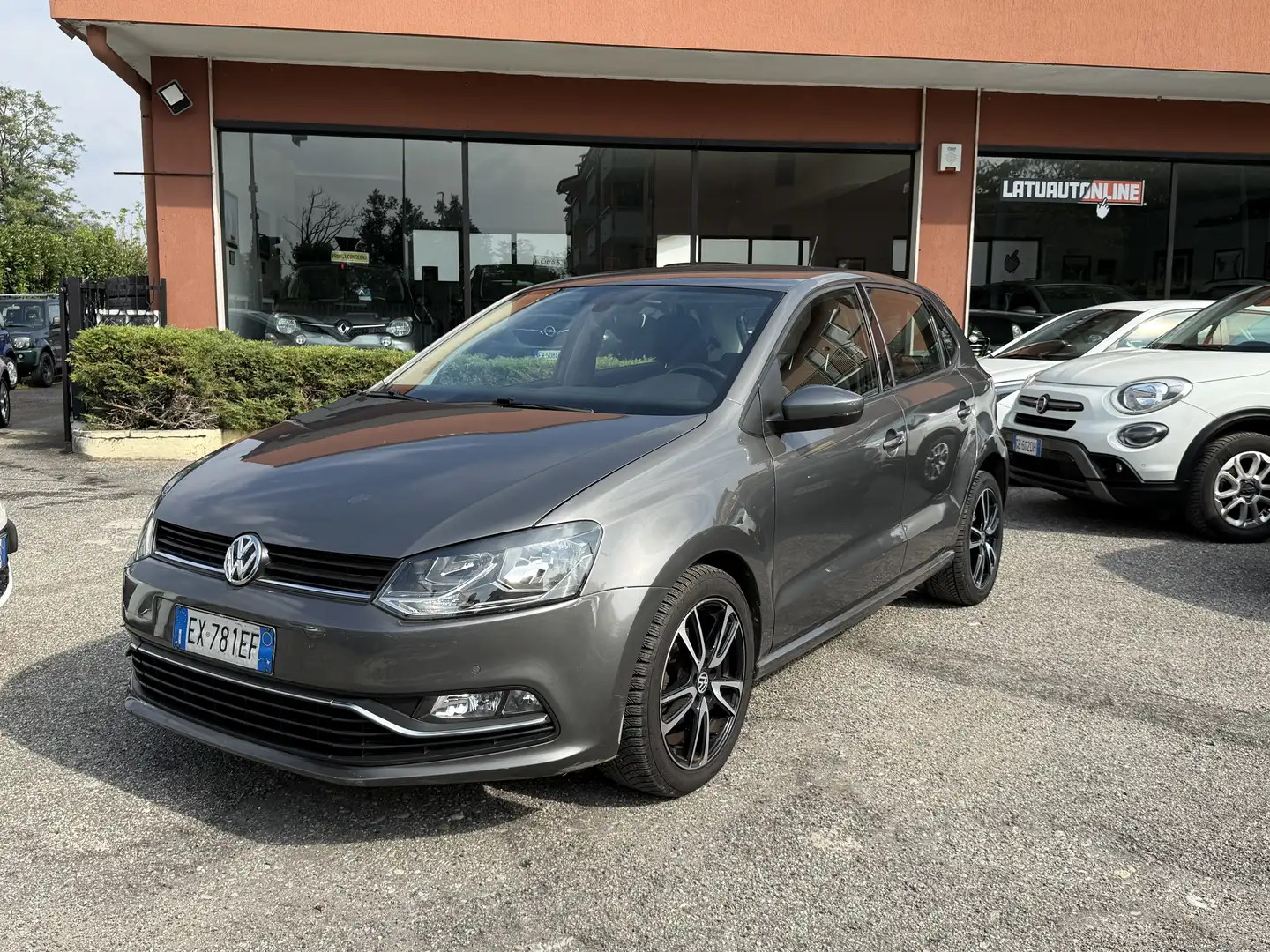 Volkswagen Polo Polo V 2014 5p 1.0 mpi Fresh 75cv Grigio - 1