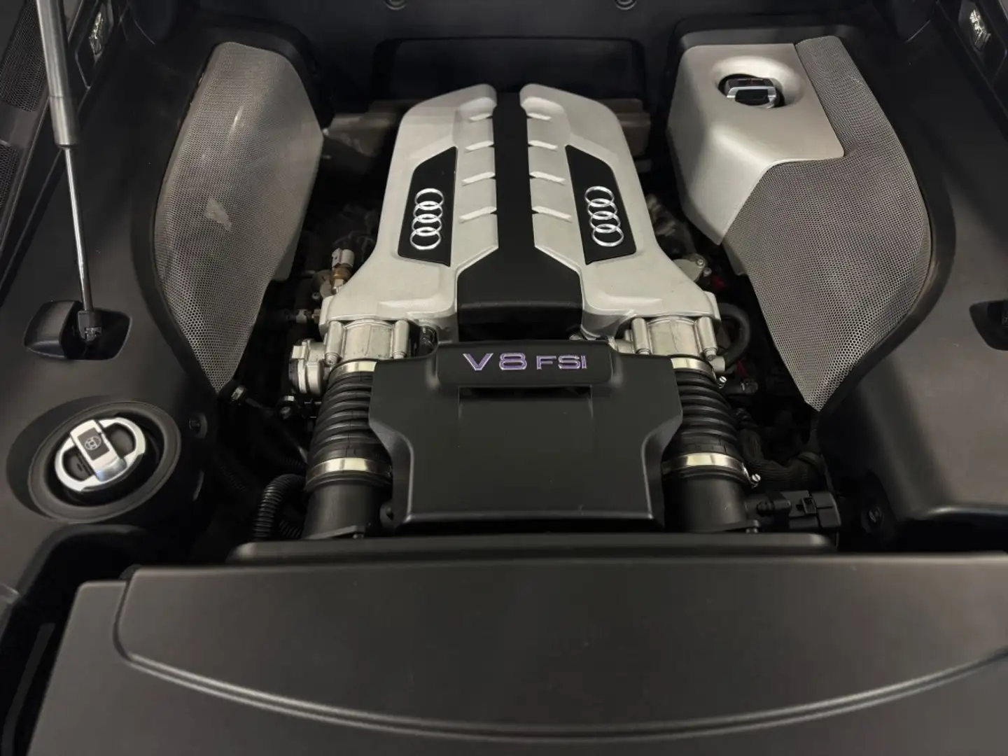 Audi R8 4.2 FSI quattro R tronic Rojo - 2