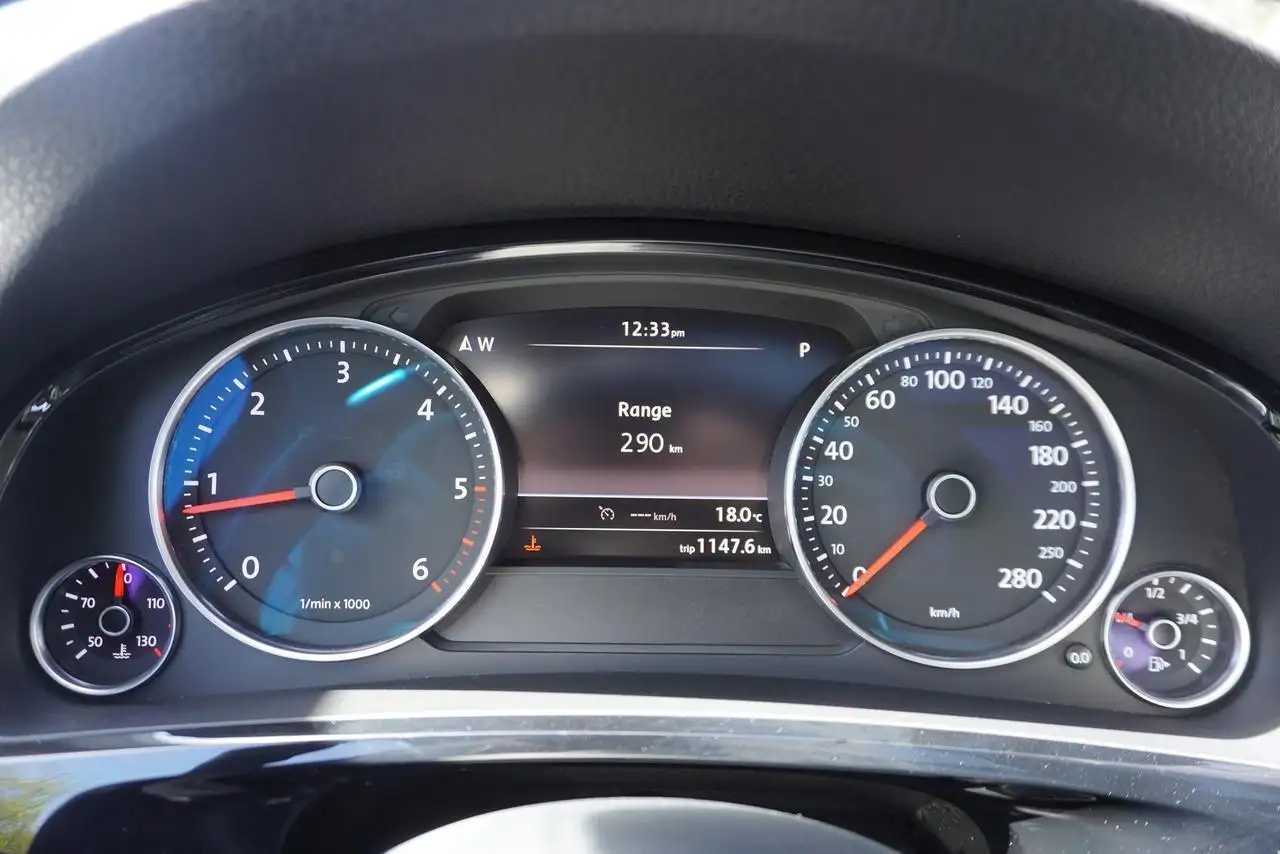 Volkswagen Touareg photo Volkswagen Touareg