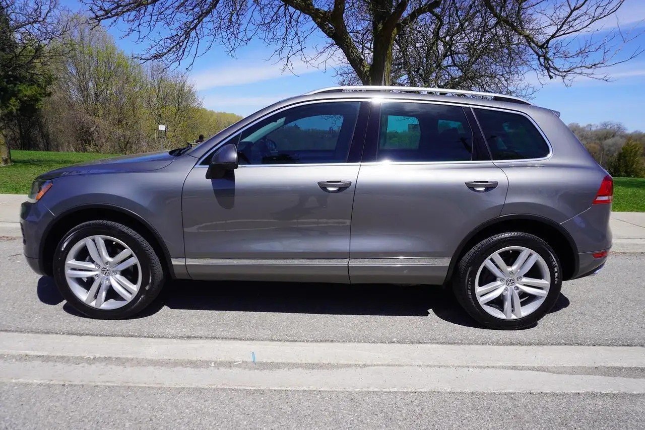 Volkswagen Touareg photo Volkswagen Touareg