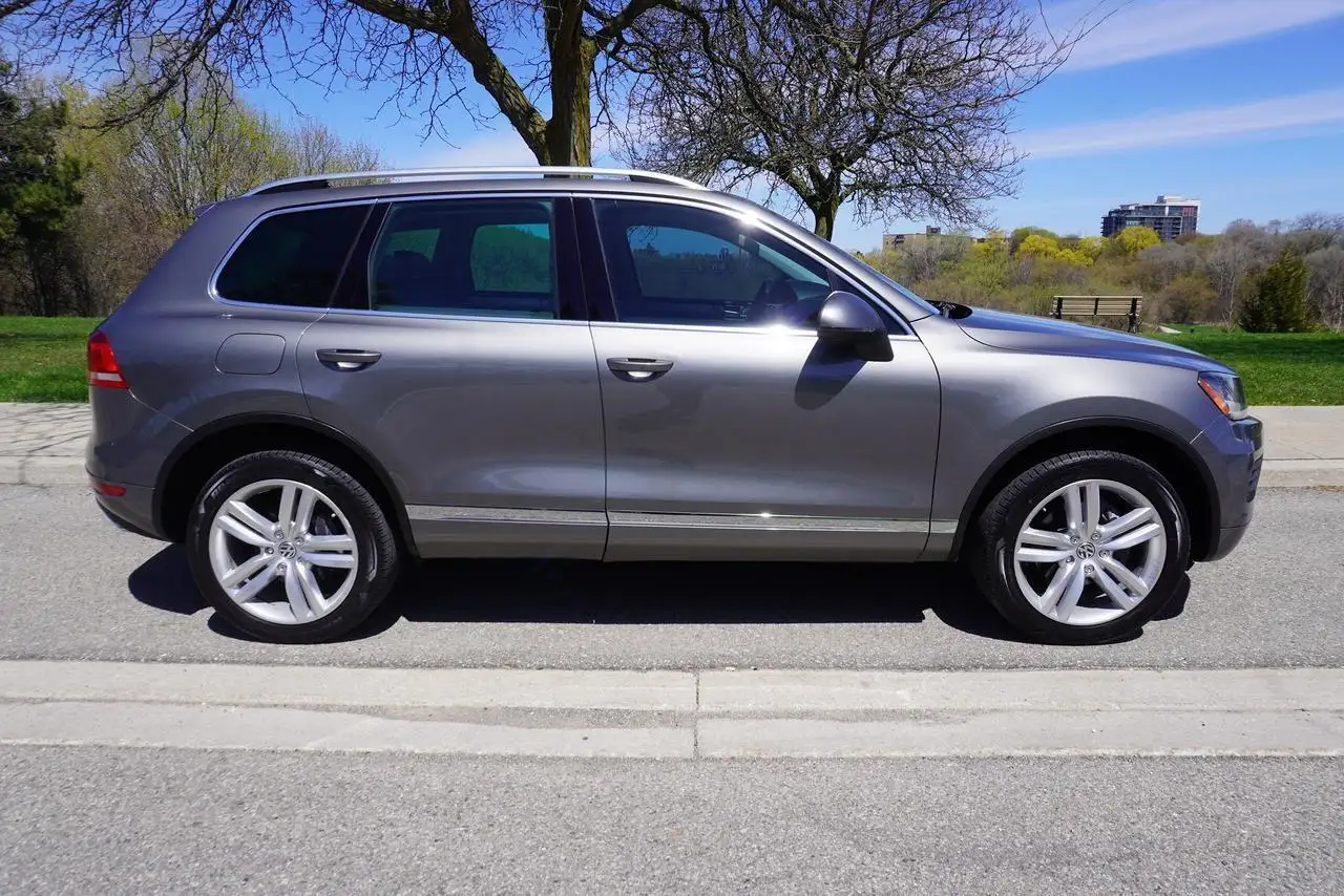 Volkswagen Touareg photo Volkswagen Touareg