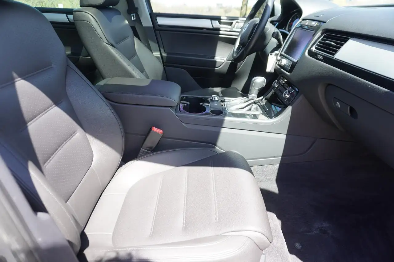 Volkswagen Touareg photo Volkswagen Touareg