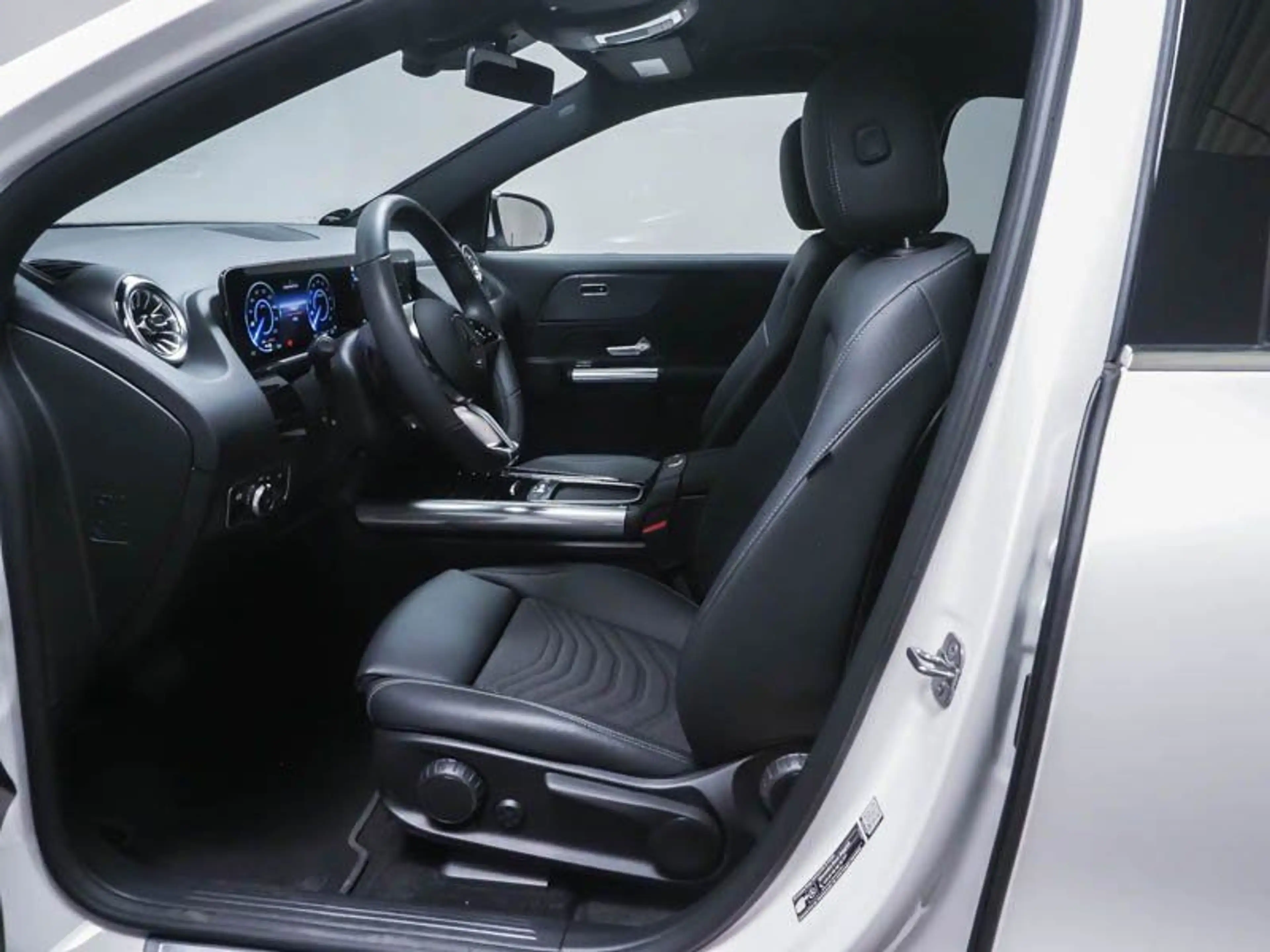 Mercedes-Benz EQA 300 4M PROGRESSIVE ADV+TOTW+360°+WI-PA+VZA++ — photo 8