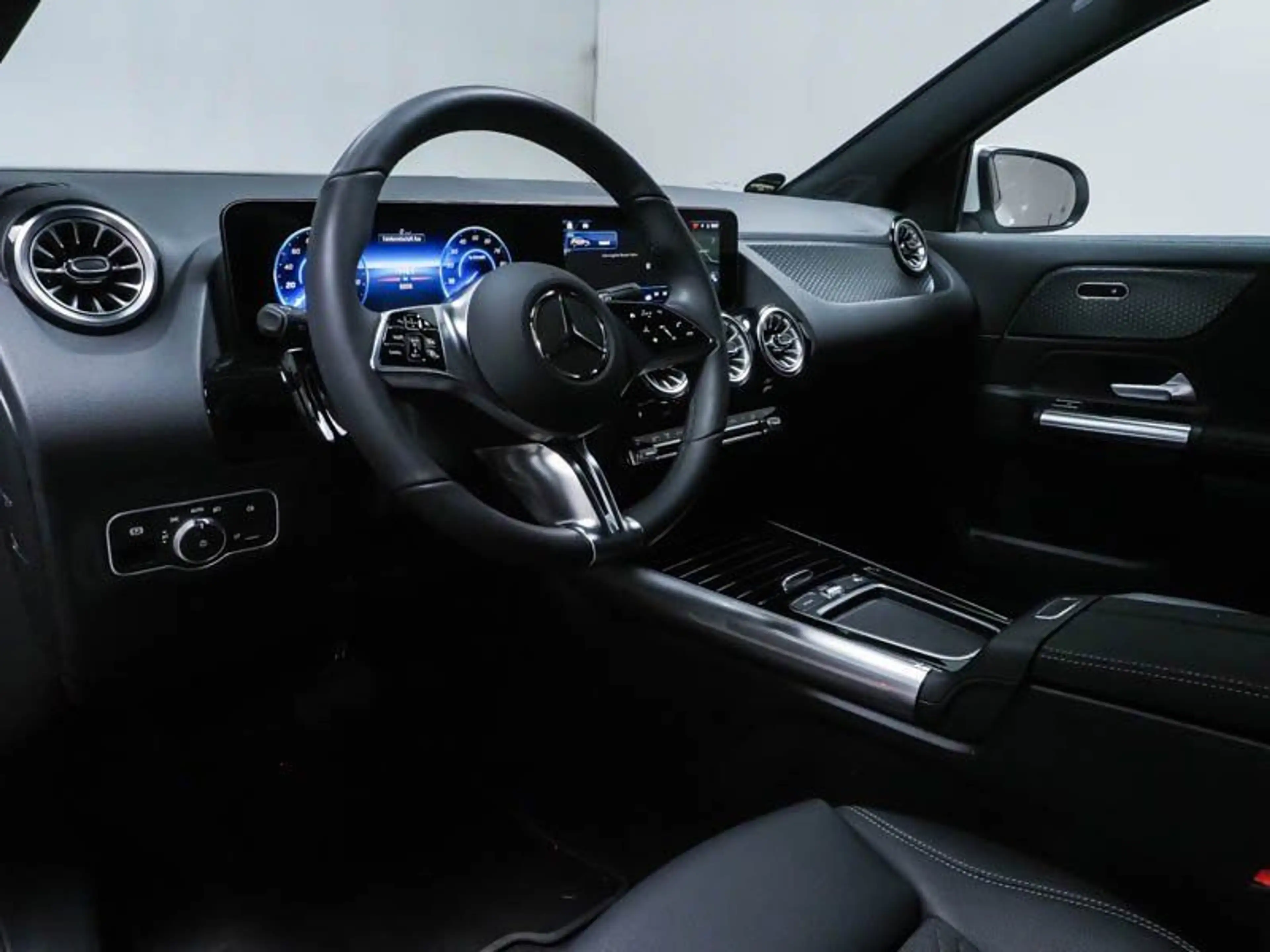 Mercedes-Benz EQA 300 4M PROGRESSIVE ADV+TOTW+360°+WI-PA+VZA++ — photo 6