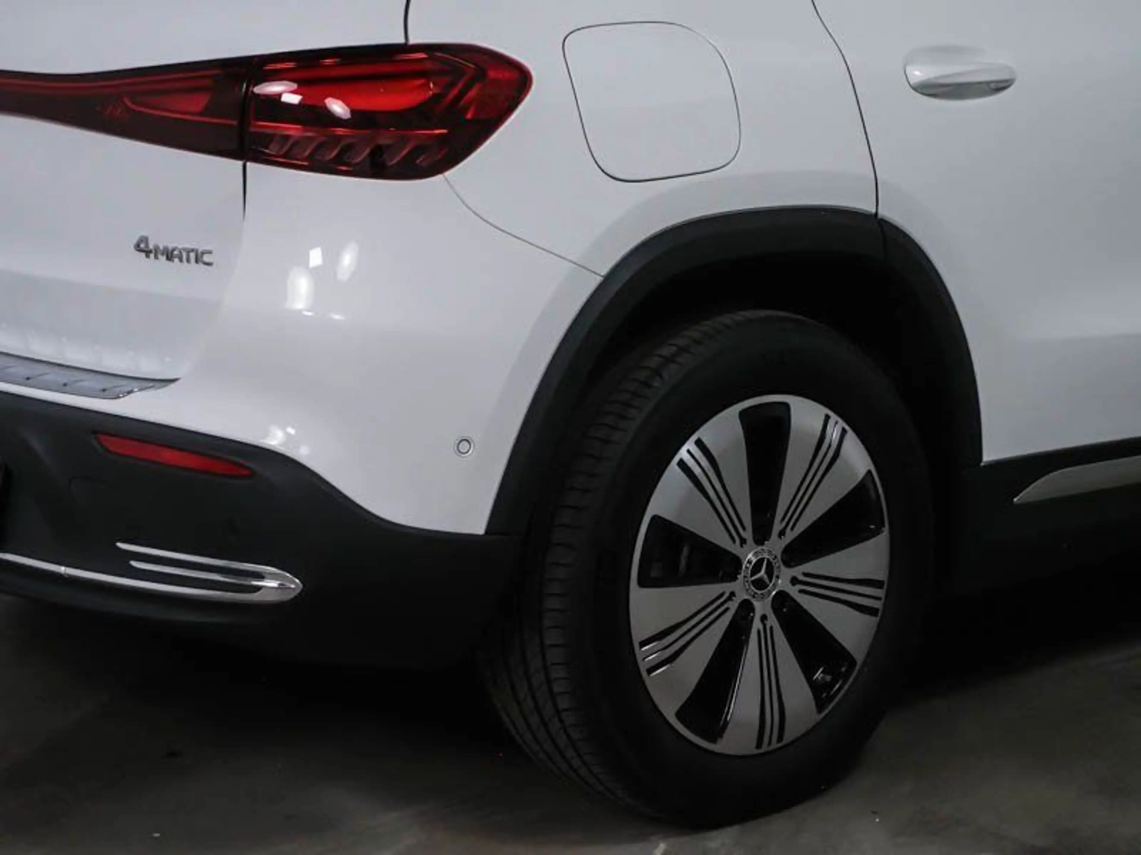 Mercedes-Benz EQA 300 4M PROGRESSIVE ADV+TOTW+360°+WI-PA+VZA++ — photo 4