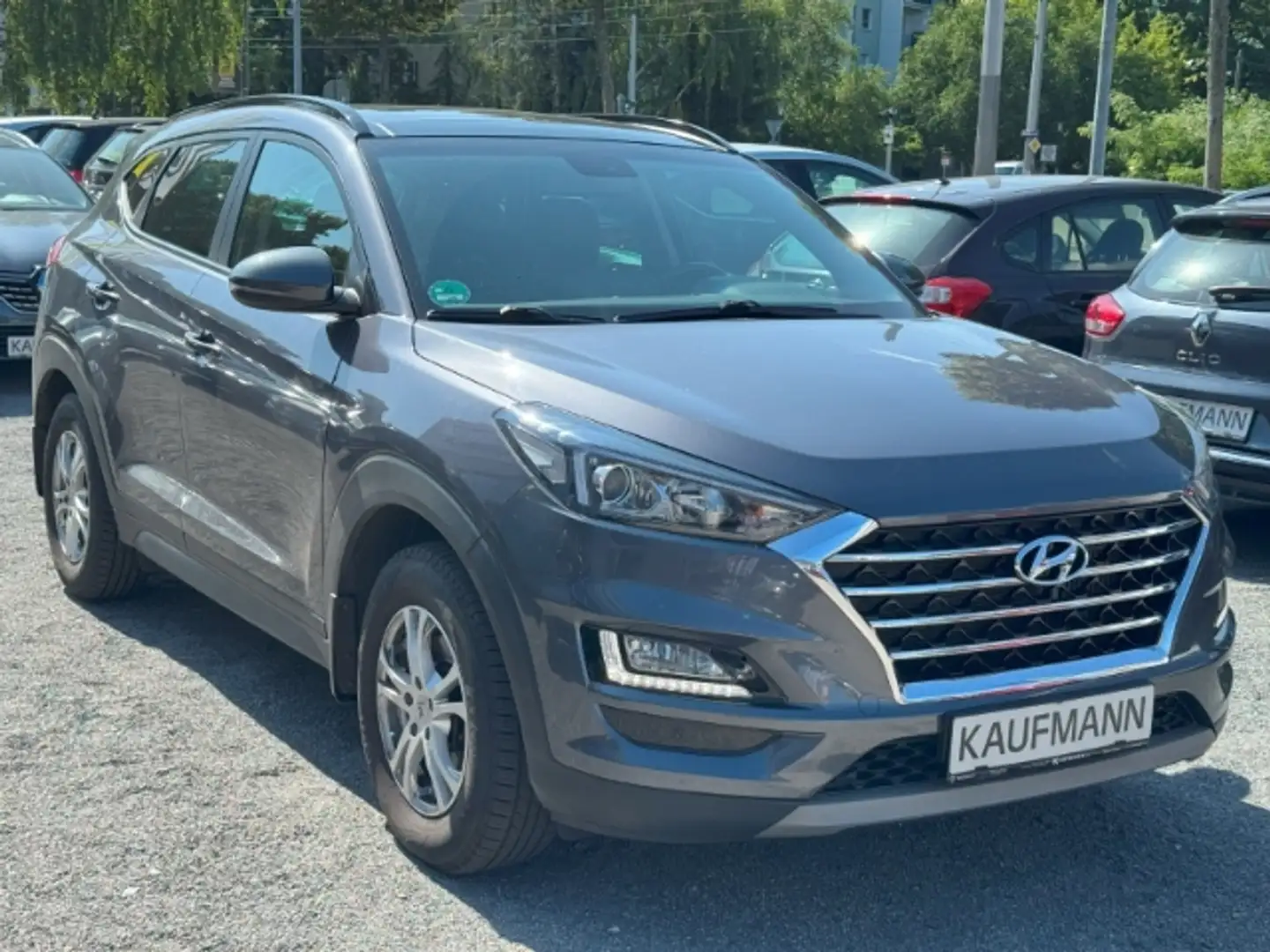 Hyundai TUCSON Trend 2WD 1.6 CRDi DPF EU6d-T Grau - 1