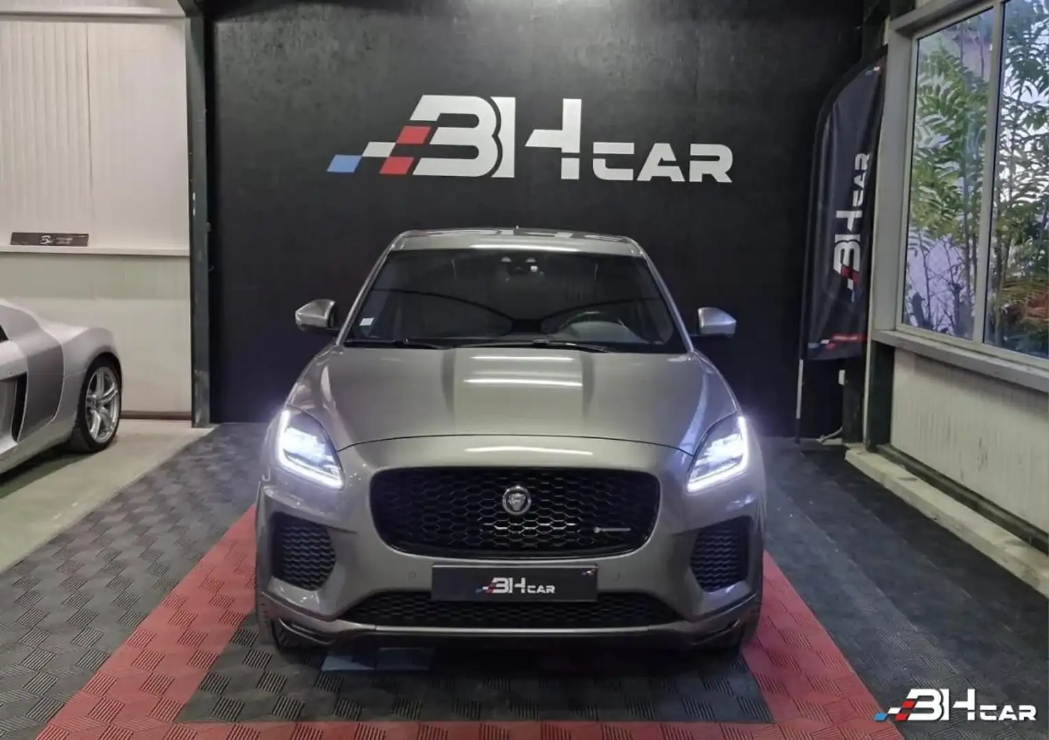 Jaguar E-Pace 2.0 D240 240 R-DYNAMIC SE AWD BVA Grijs - 2