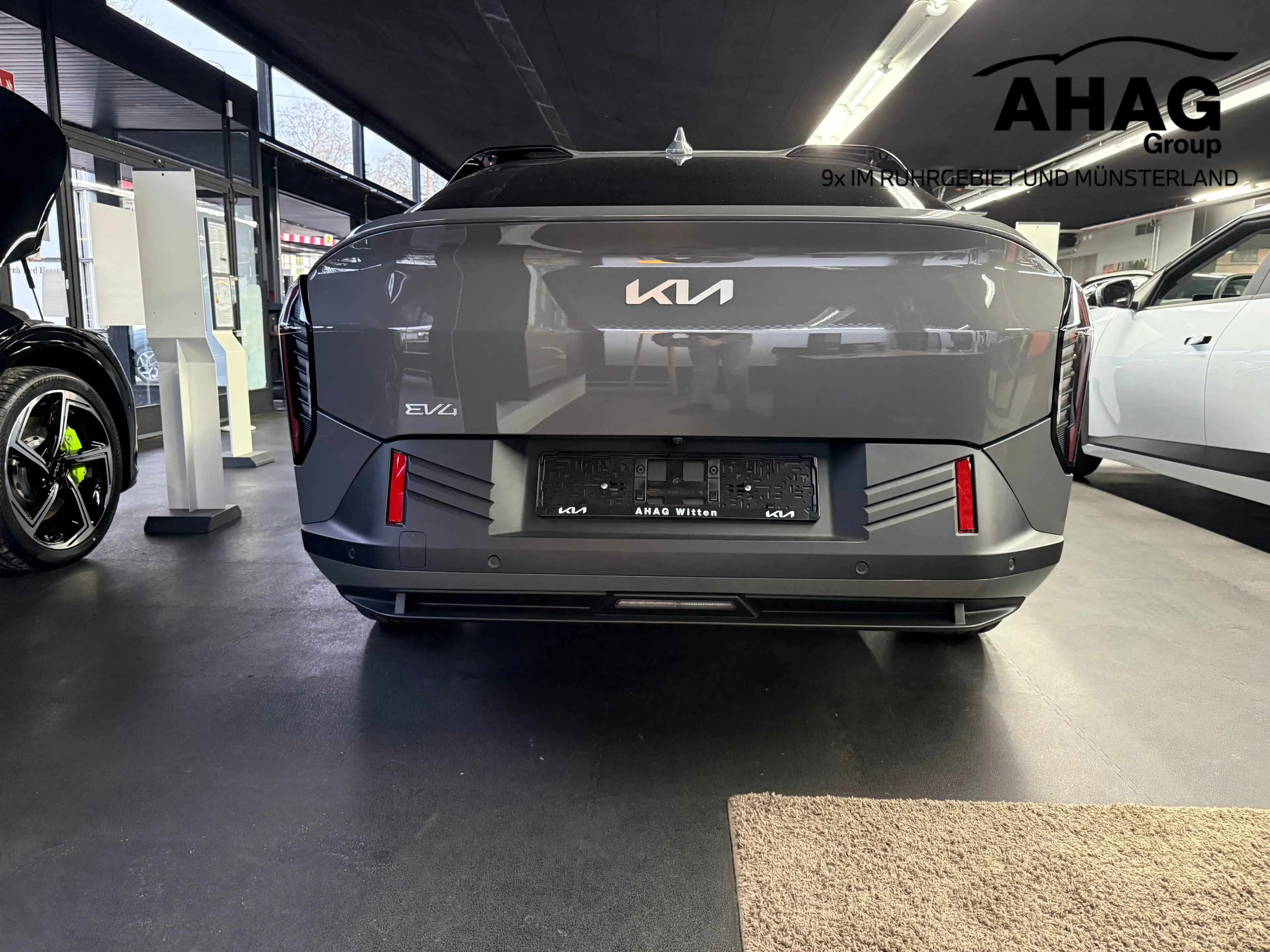 Kia EV4 Fastback 150 kW Earth — photo 7