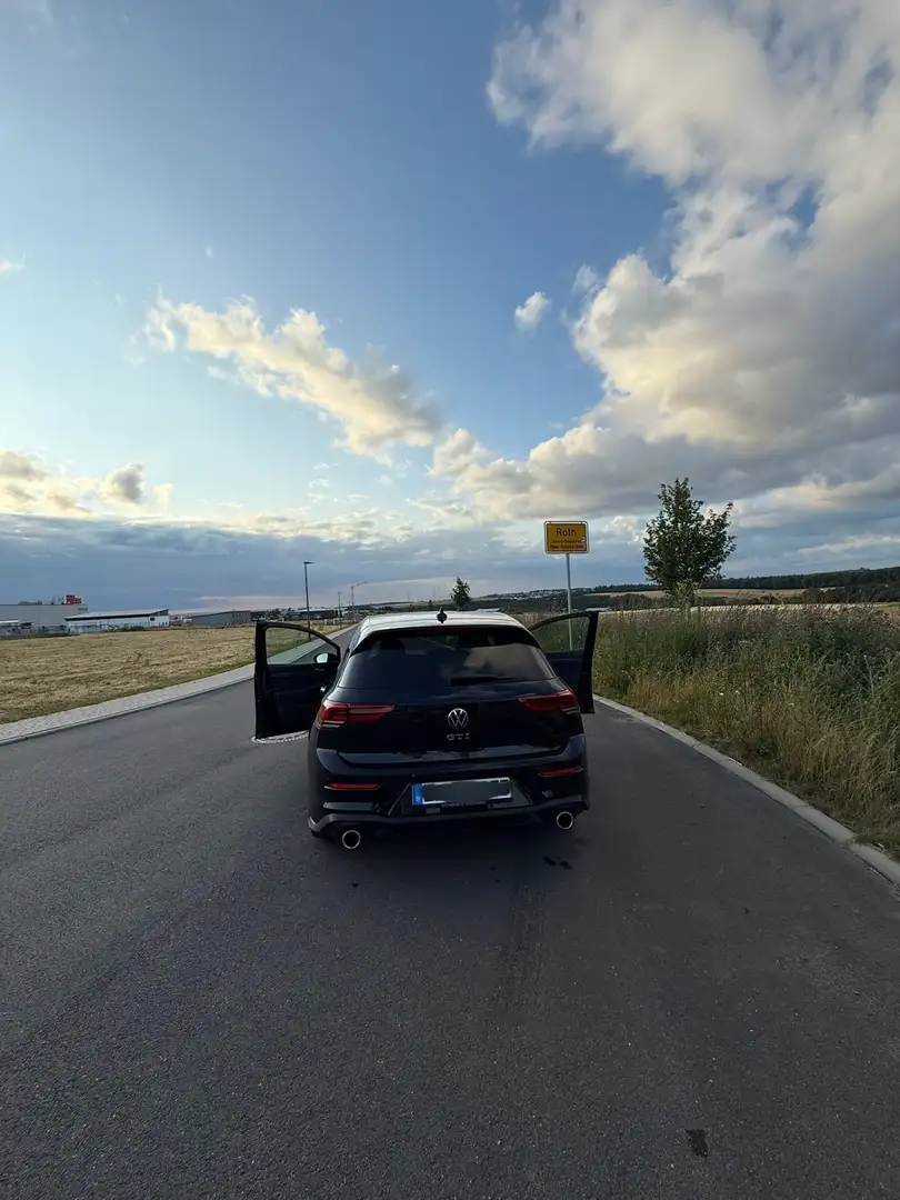 Volkswagen Golf GTI 2.0 TSI OPF DSG - 2