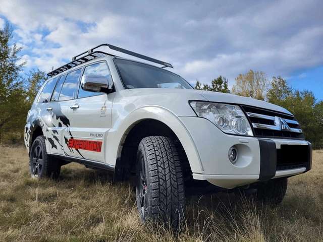 Imagine Mitsubishi Pajero Pajero 3.8 V6 Automatik Instyle