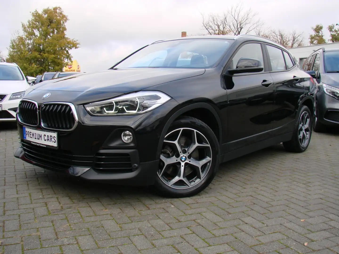 BMW X2 20d xDrive Advantage HiFi AHK LED Schwarz - 2