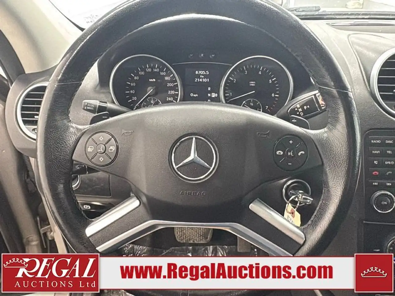 Mercedes-Benz M-Class снимка Mercedes-Benz M-Class