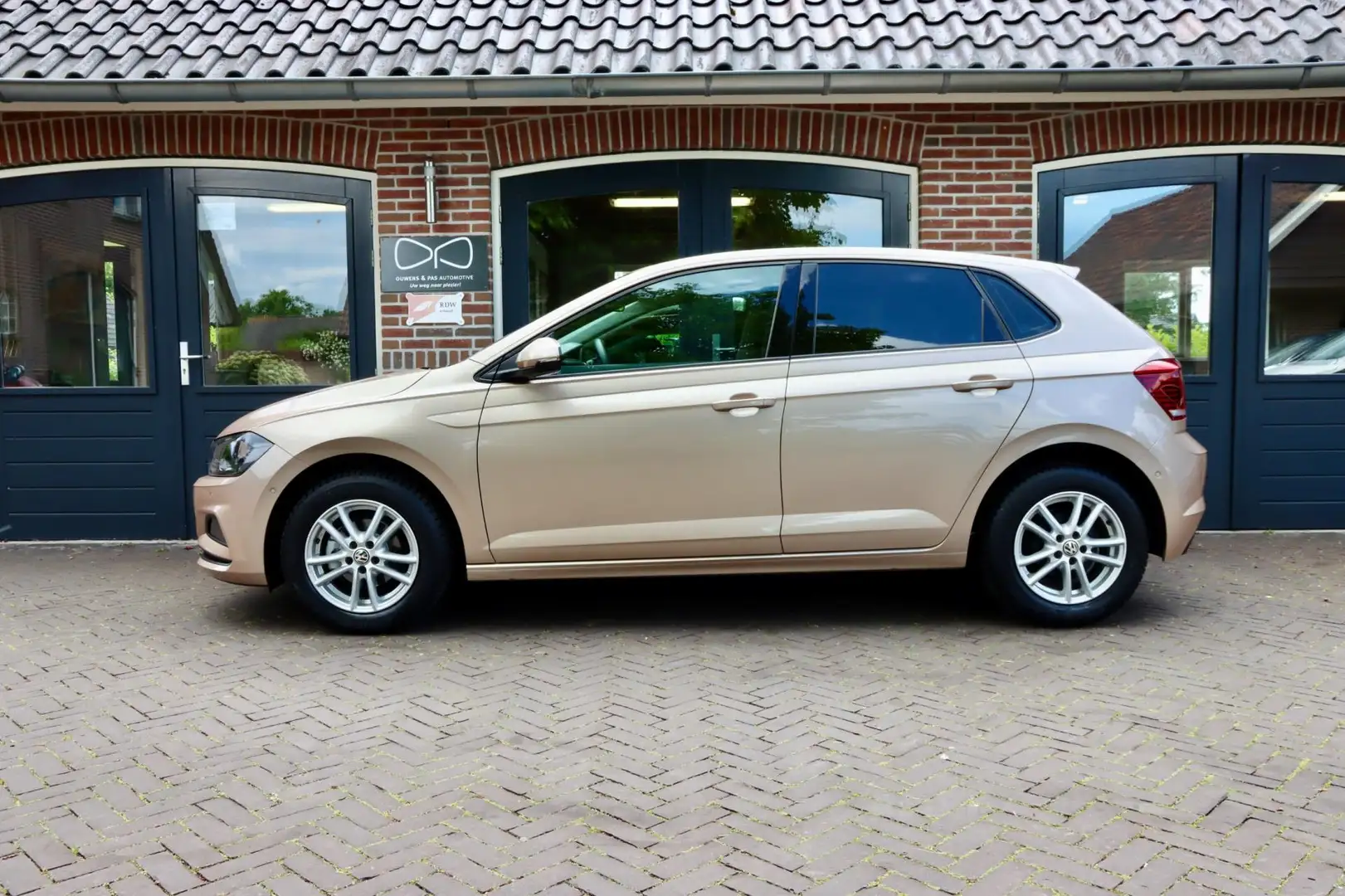 Volkswagen Polo 1.0 TSI Comfortline | 2e eigenaar | AIRCO | DSG | Orange - 2