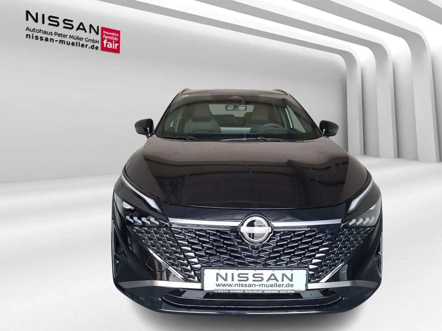 Nissan Qashqai 1.3 DIG-T Xtronic Tekna Premium Paket Schwarz - 2