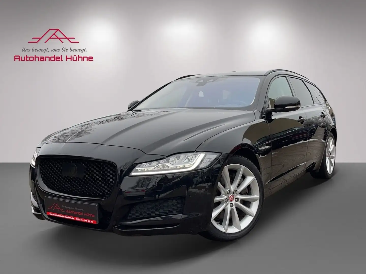 Jaguar XF 30d Portfolio Sportbrake/AHK/ Schwarz - 1
