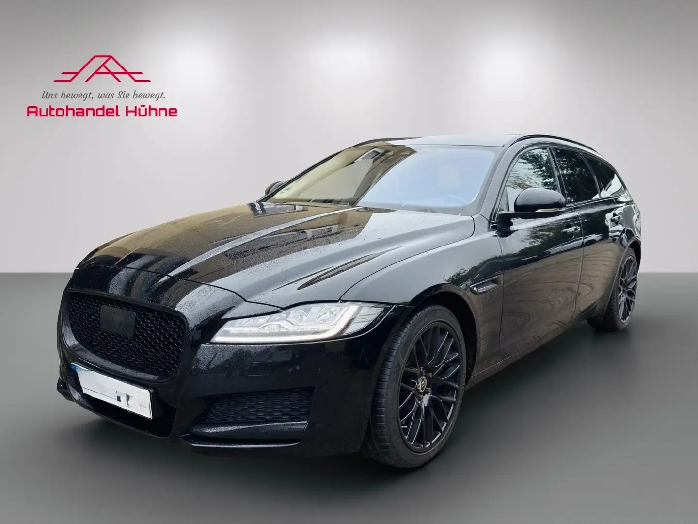 Jaguar XF 30d Portfolio Sportbrake/AHK/ Schwarz - 2