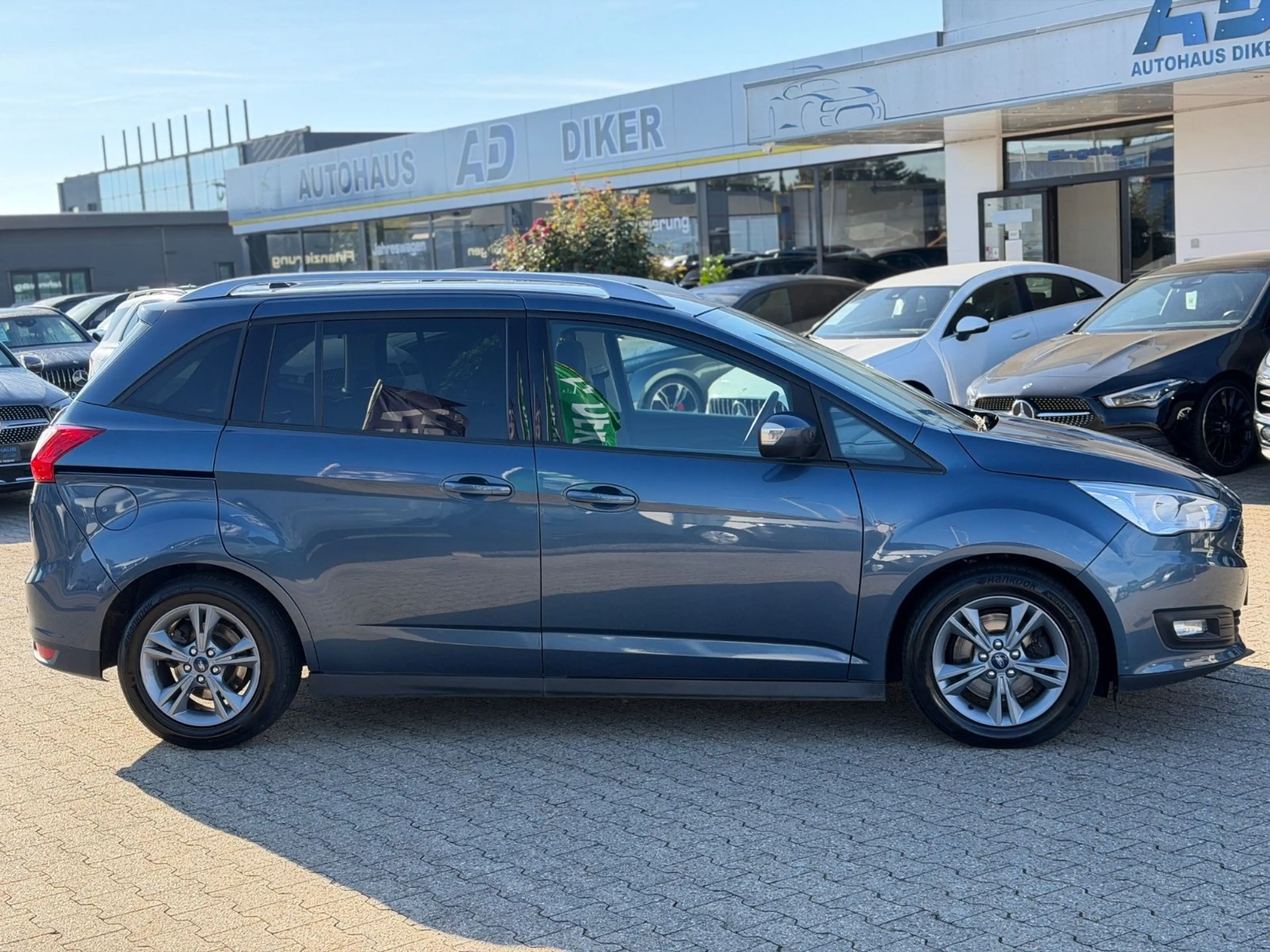 Ford Grand C-Max Cool & Connect Euro6, Navi, Klima — photo 3