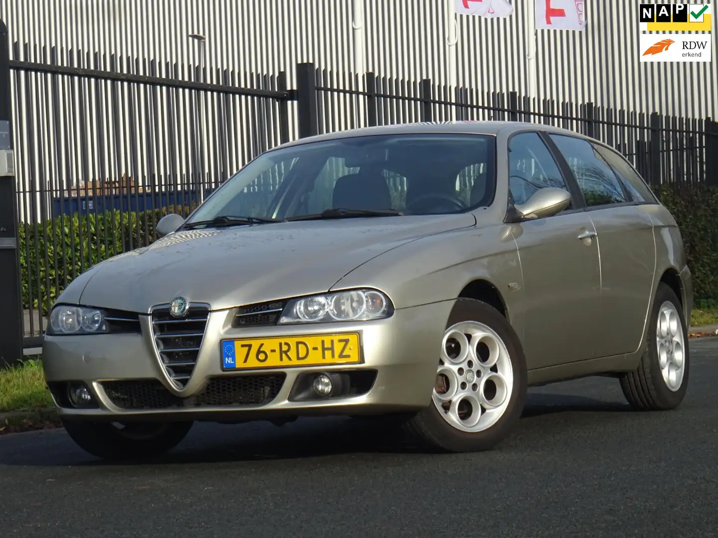 Alfa Romeo 156 Sportwagon 1.8 T.Spark NAP/LEER/CLIMA/PDC Grau - 1