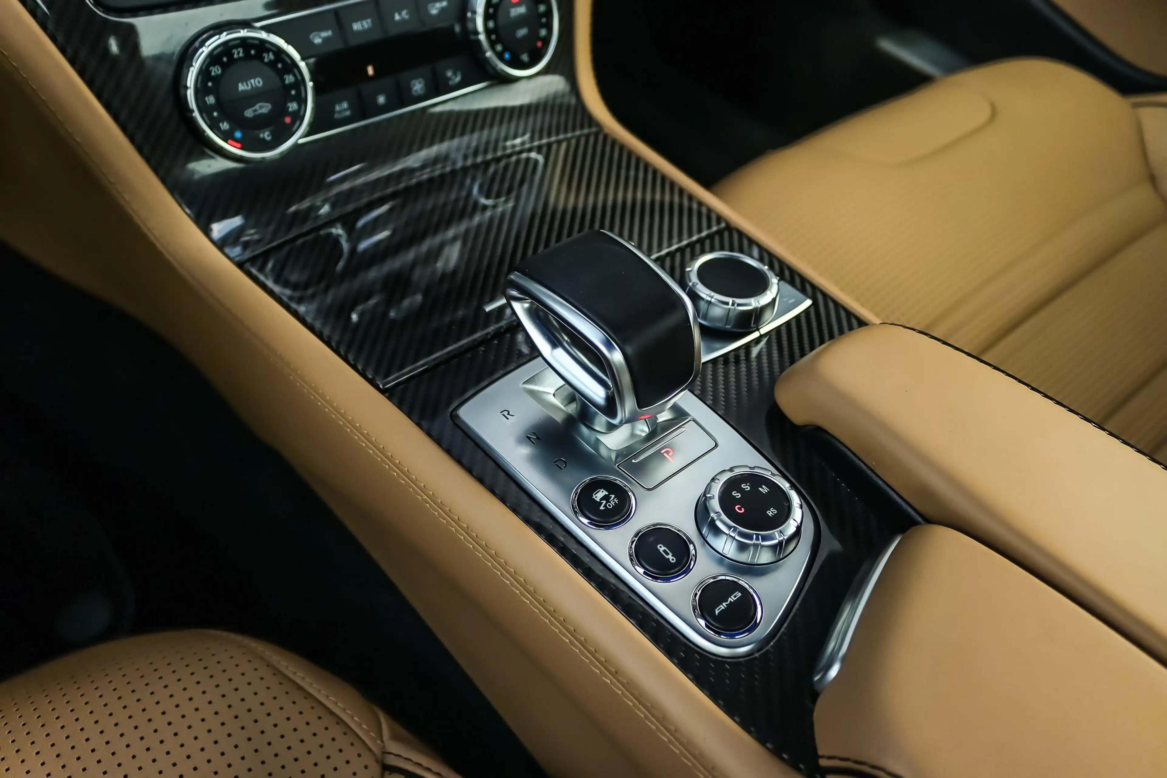 Mercedes-Benz SL 63 AMG 2LOOK Edition — photo 10
