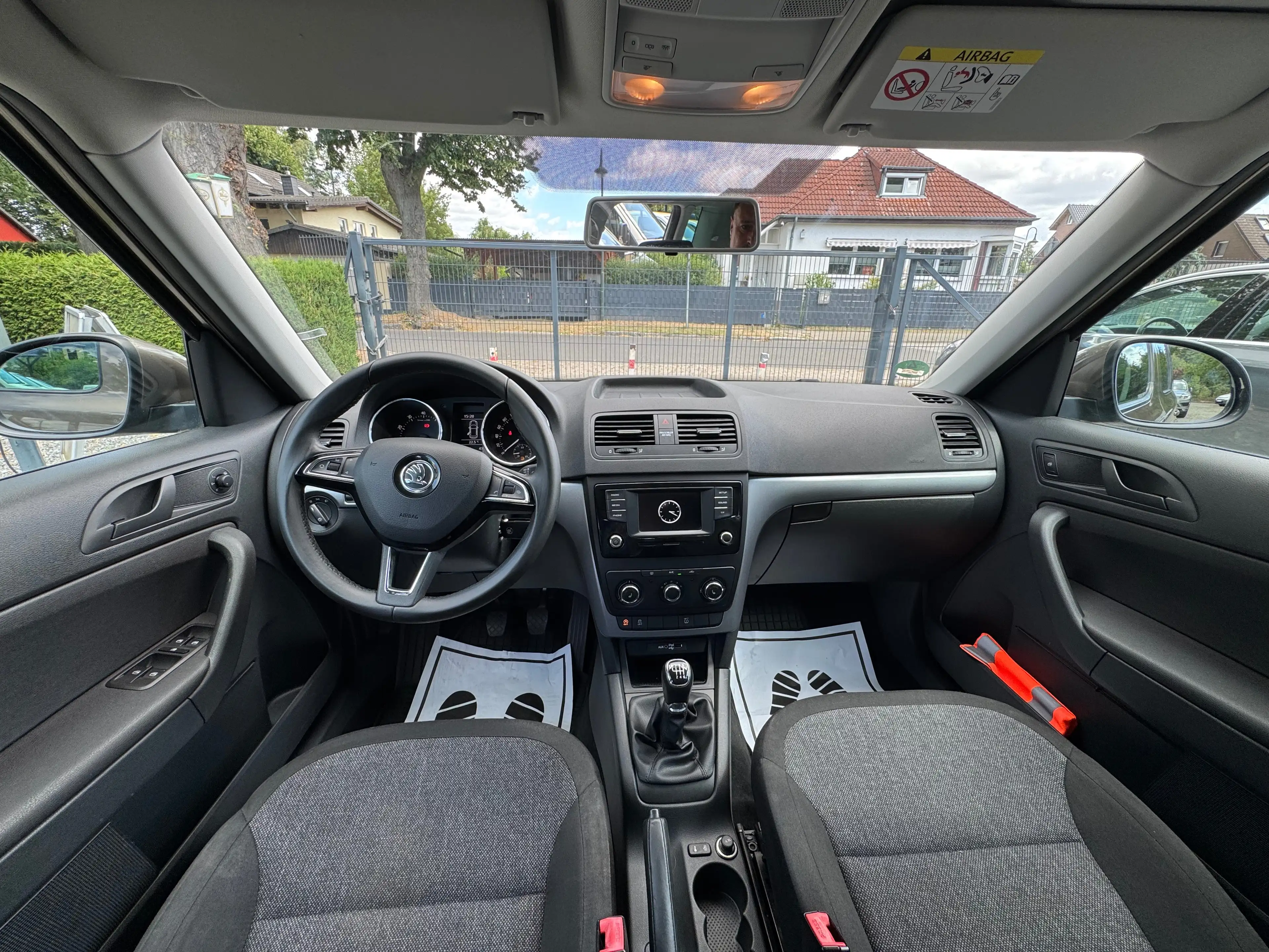 Skoda Yeti Cool Edition — photo 11