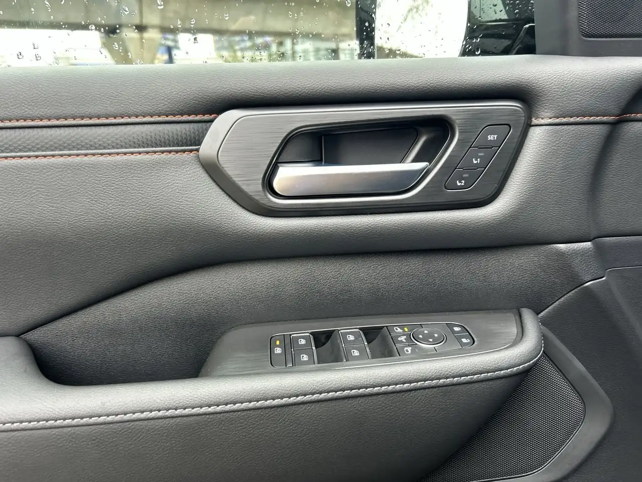 Nissan Armada снимка Nissan Armada