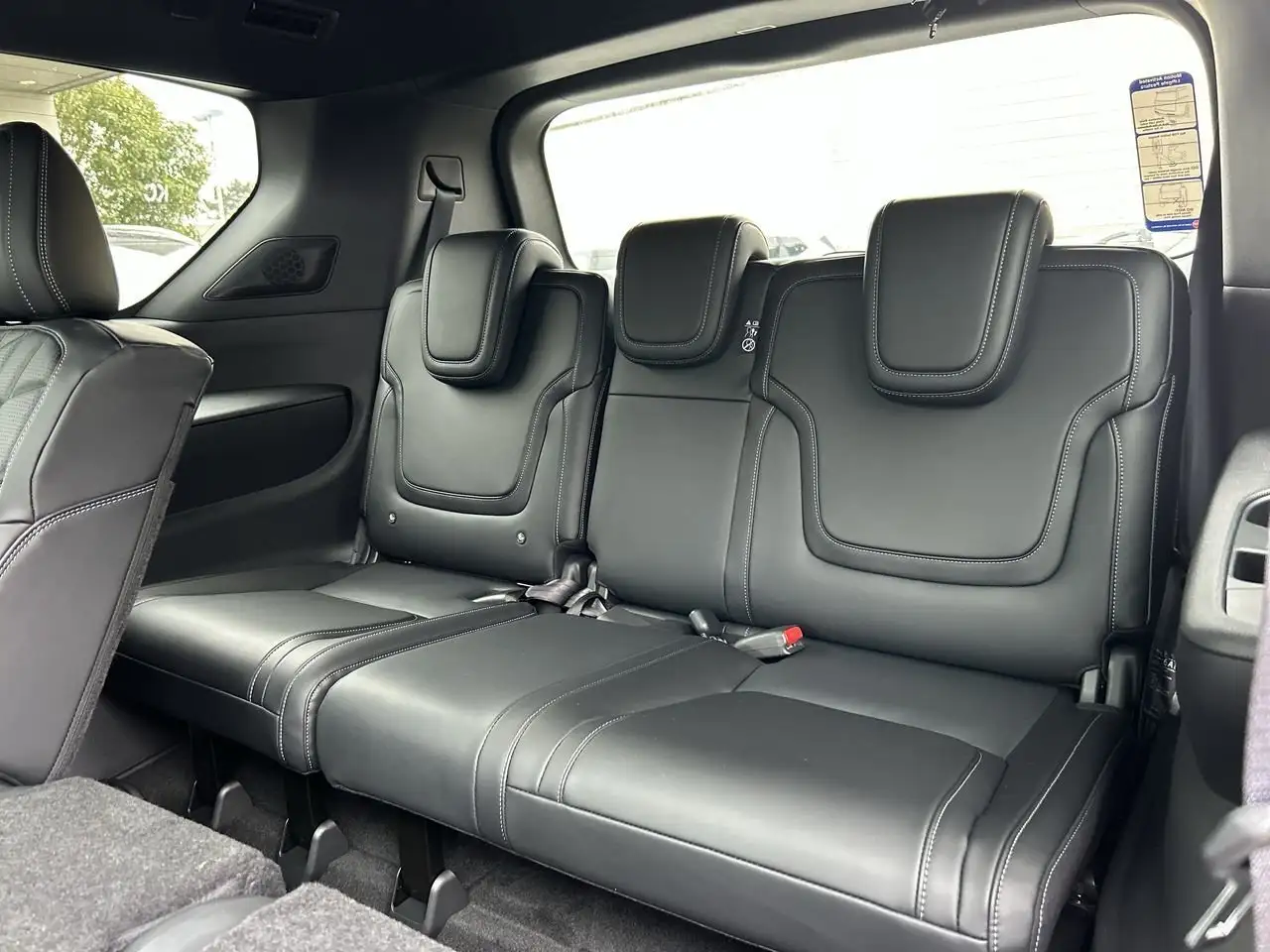 Nissan Armada снимка Nissan Armada