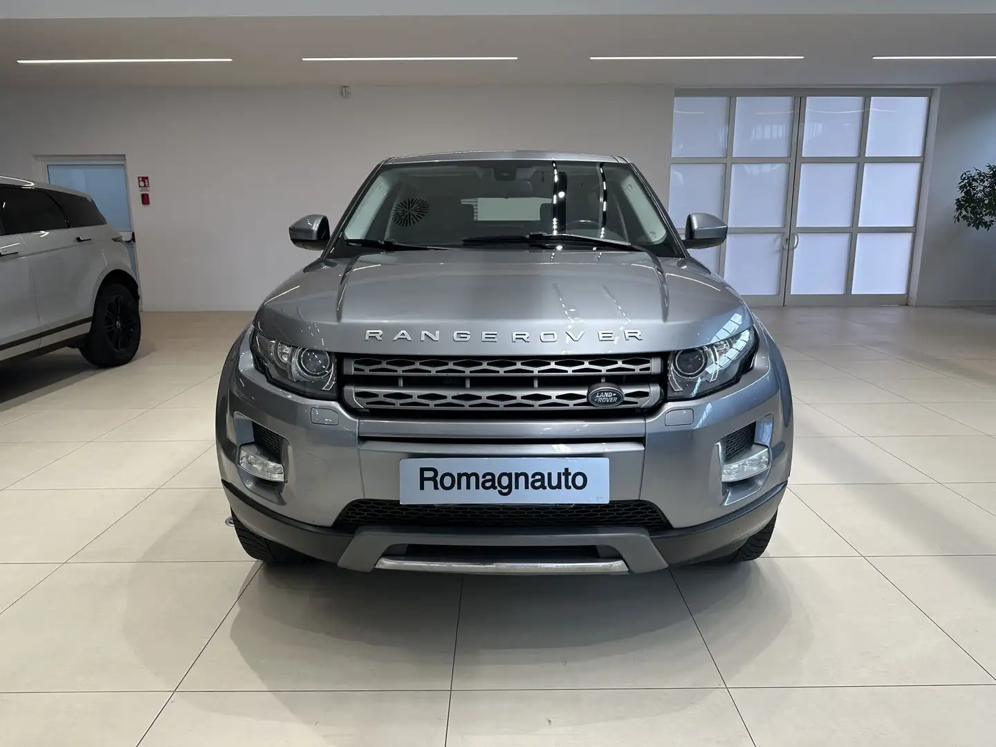 Land Rover Range Rover Evoque 2.2 TD4 5p. Pure Tech Pack Grigio - 2