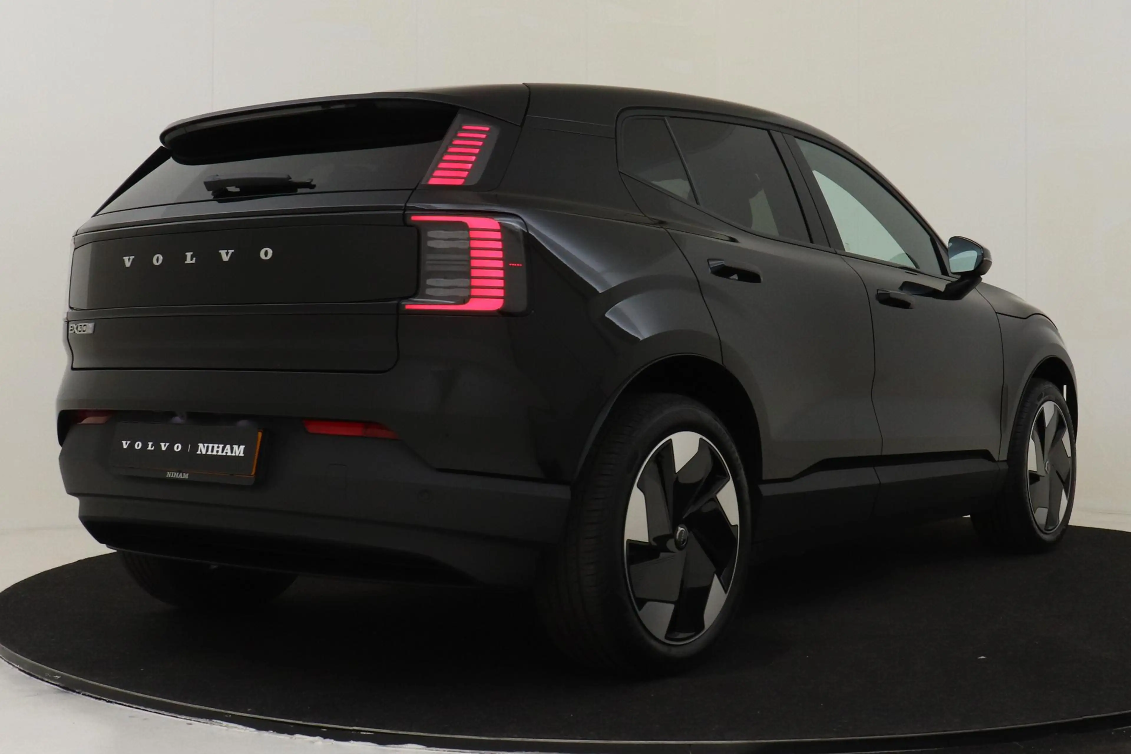 Volvo EX30 P3 LONG RANGE PLUS EUROPA 69 kWh -HARMAN/KARDON|CL — photo 3