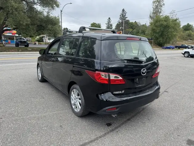 Mazda 5 2012 — photo 7