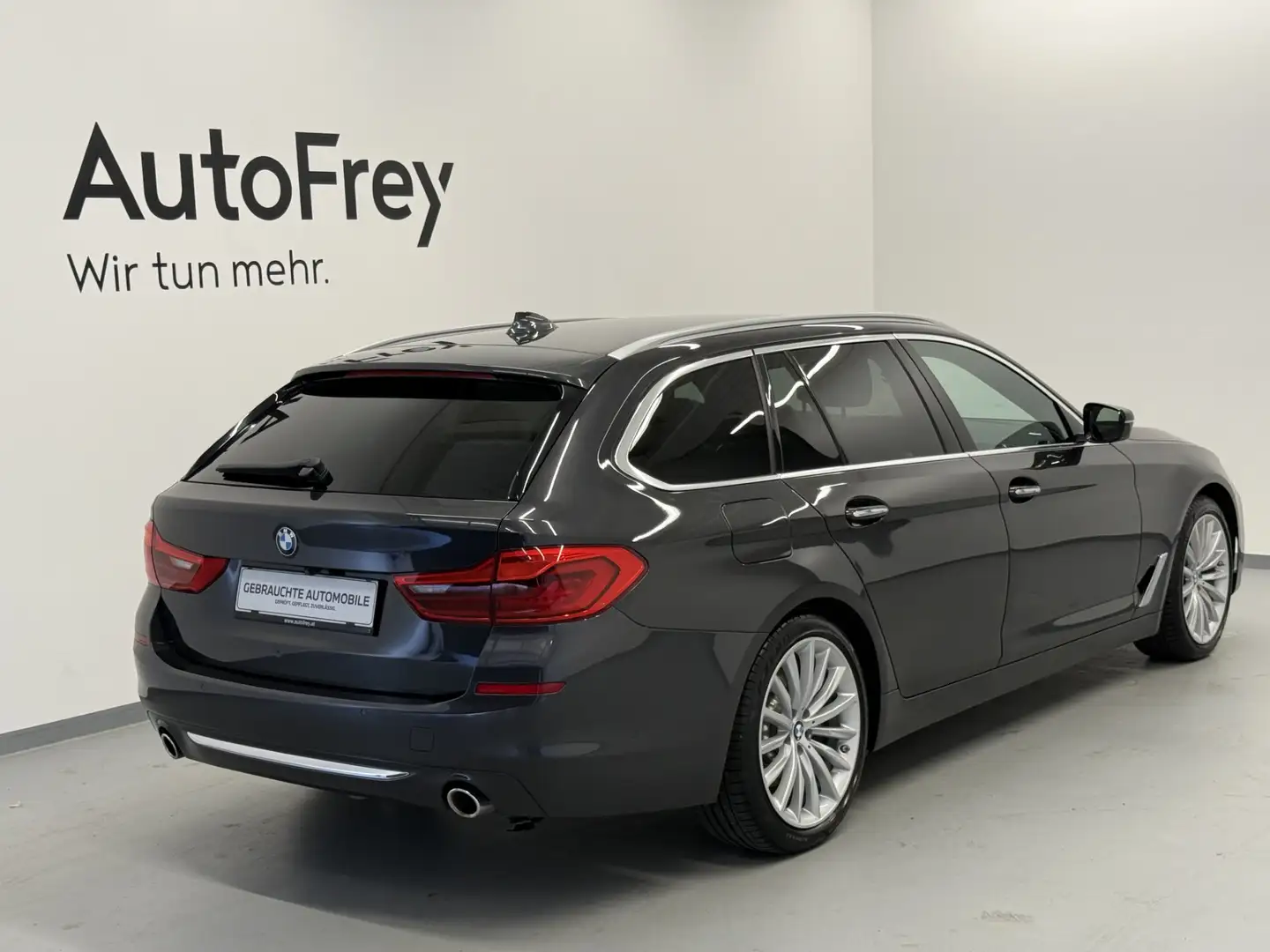 BMW 520 520d xDrive Schwarz - 2