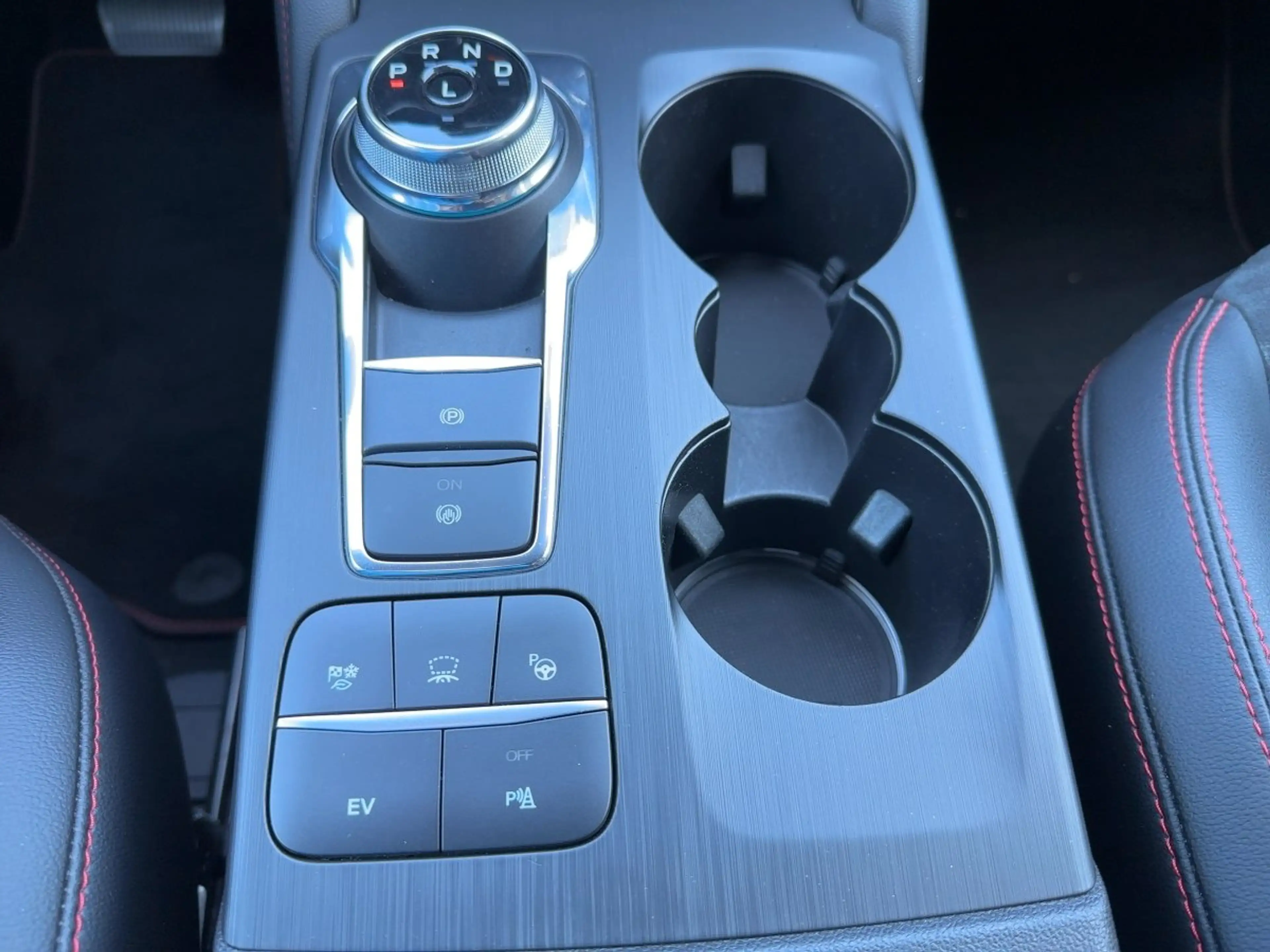 Ford Kuga ST-Line X LED+Navi+Kamera+Winterpaket — photo 14