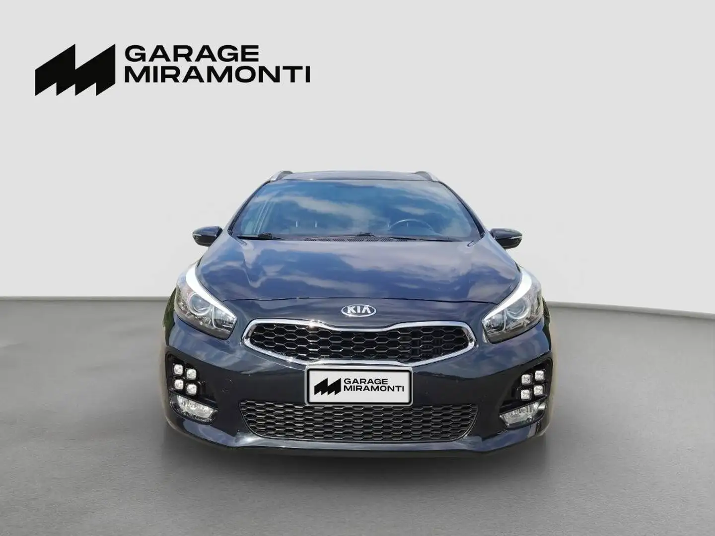 Kia Ceed / cee'd 1.6 crdi GT Line 110cv Gris - 2