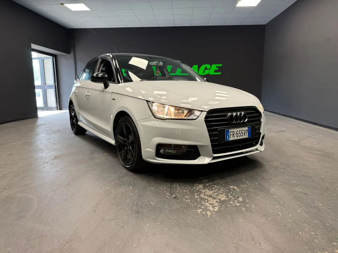 Audi A1 A1 Sportback 1.0 tfsi S-Line 95cv Bianco - 1