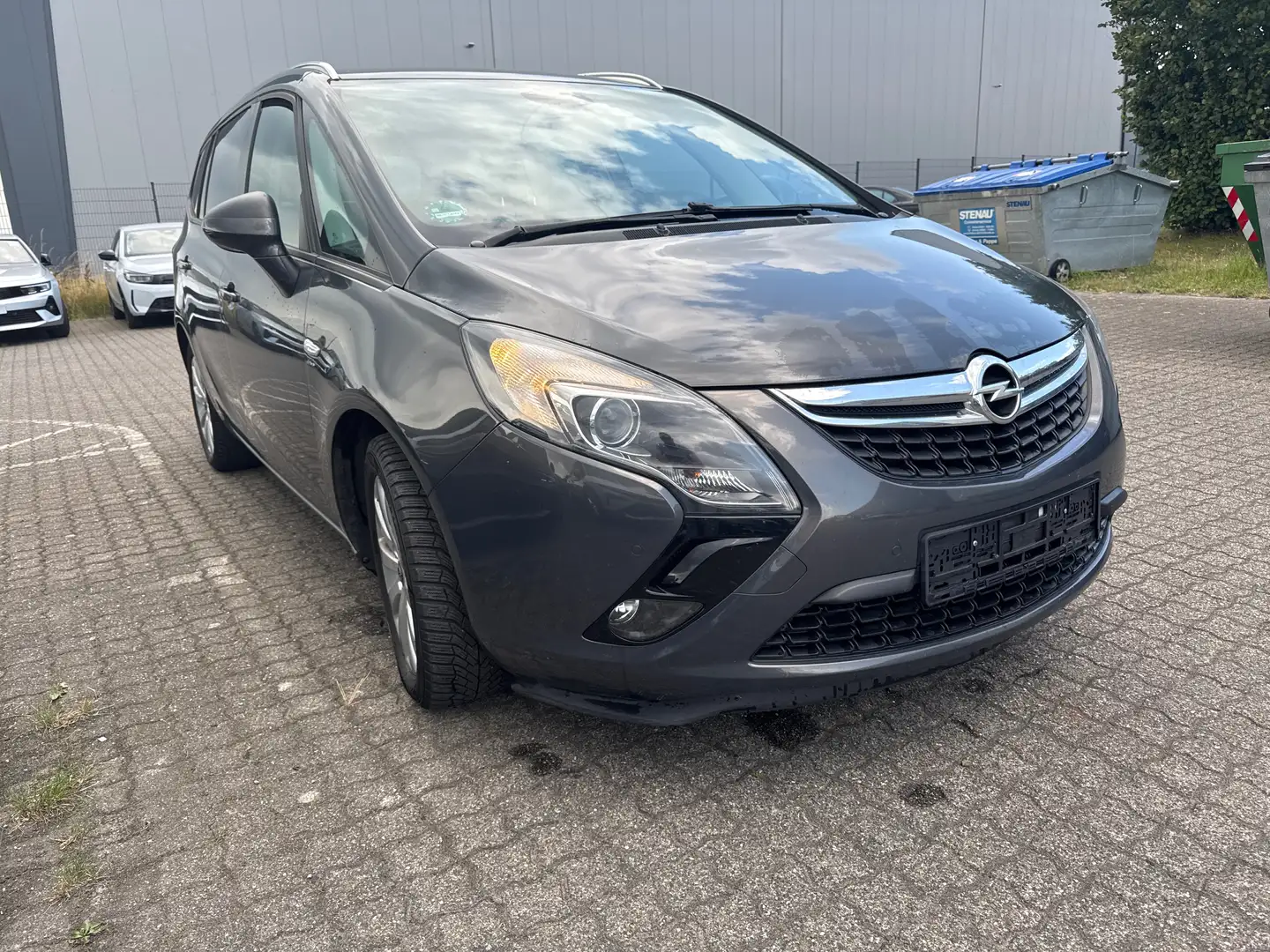 Opel Zafira Tourer Argent - 1