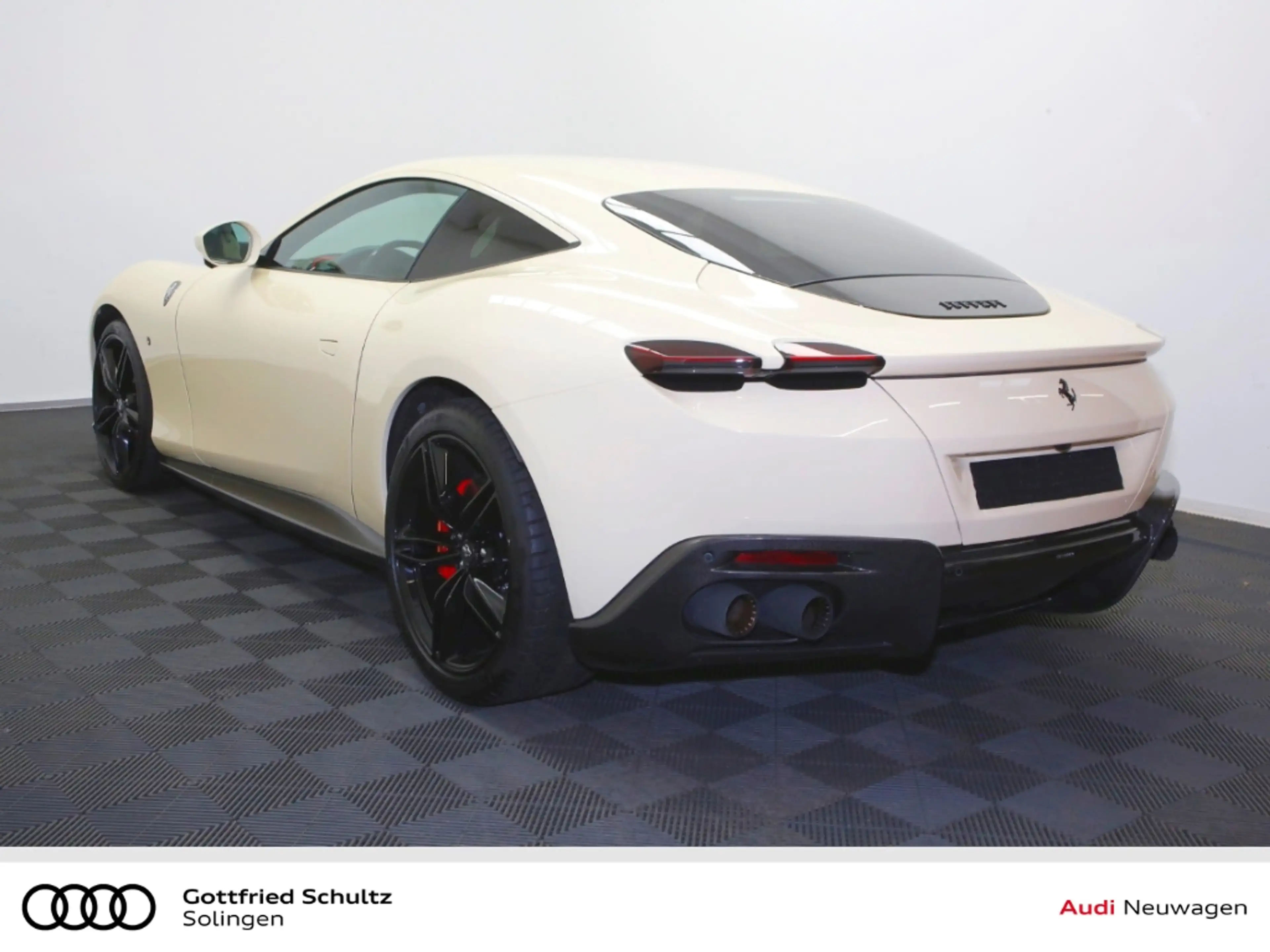 Ferrari Roma Carbon Beifahrer-Display Sonderlack Avorio — photo 4