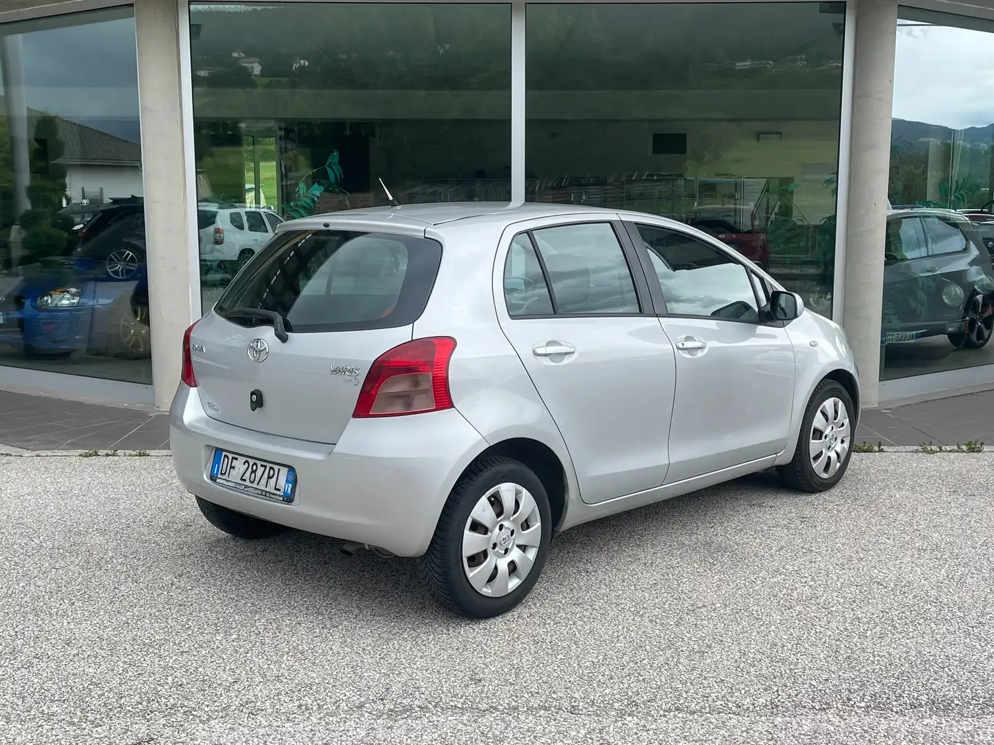 Toyota Yaris Yaris 5p 1.3 Sol Grigio - 2