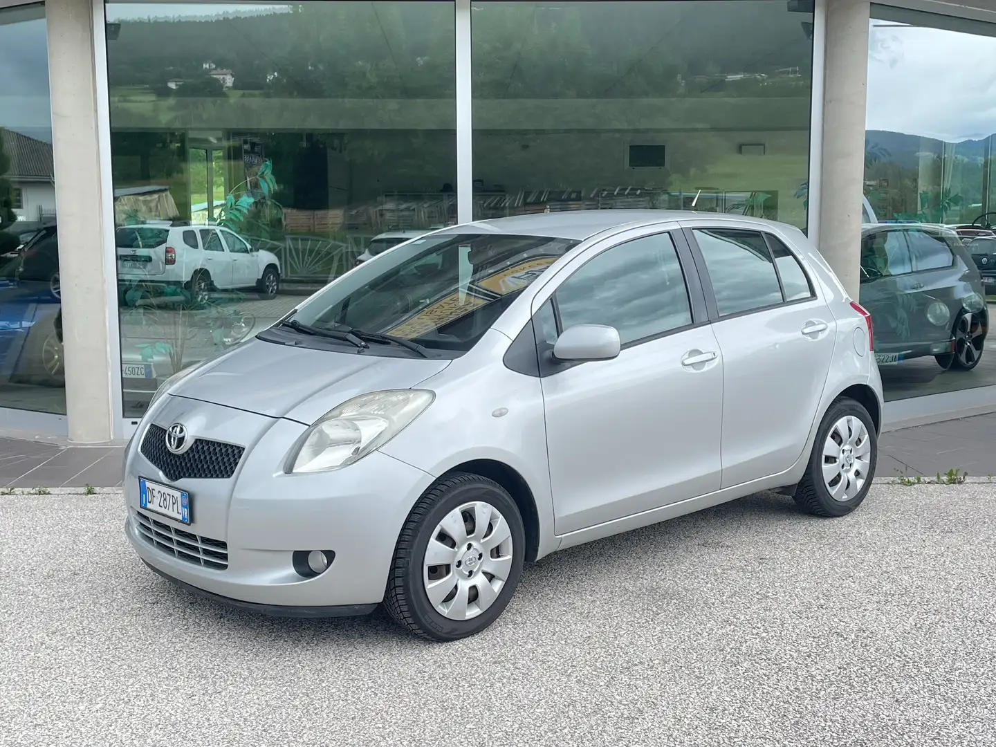 Toyota Yaris Yaris 5p 1.3 Sol Grigio - 1