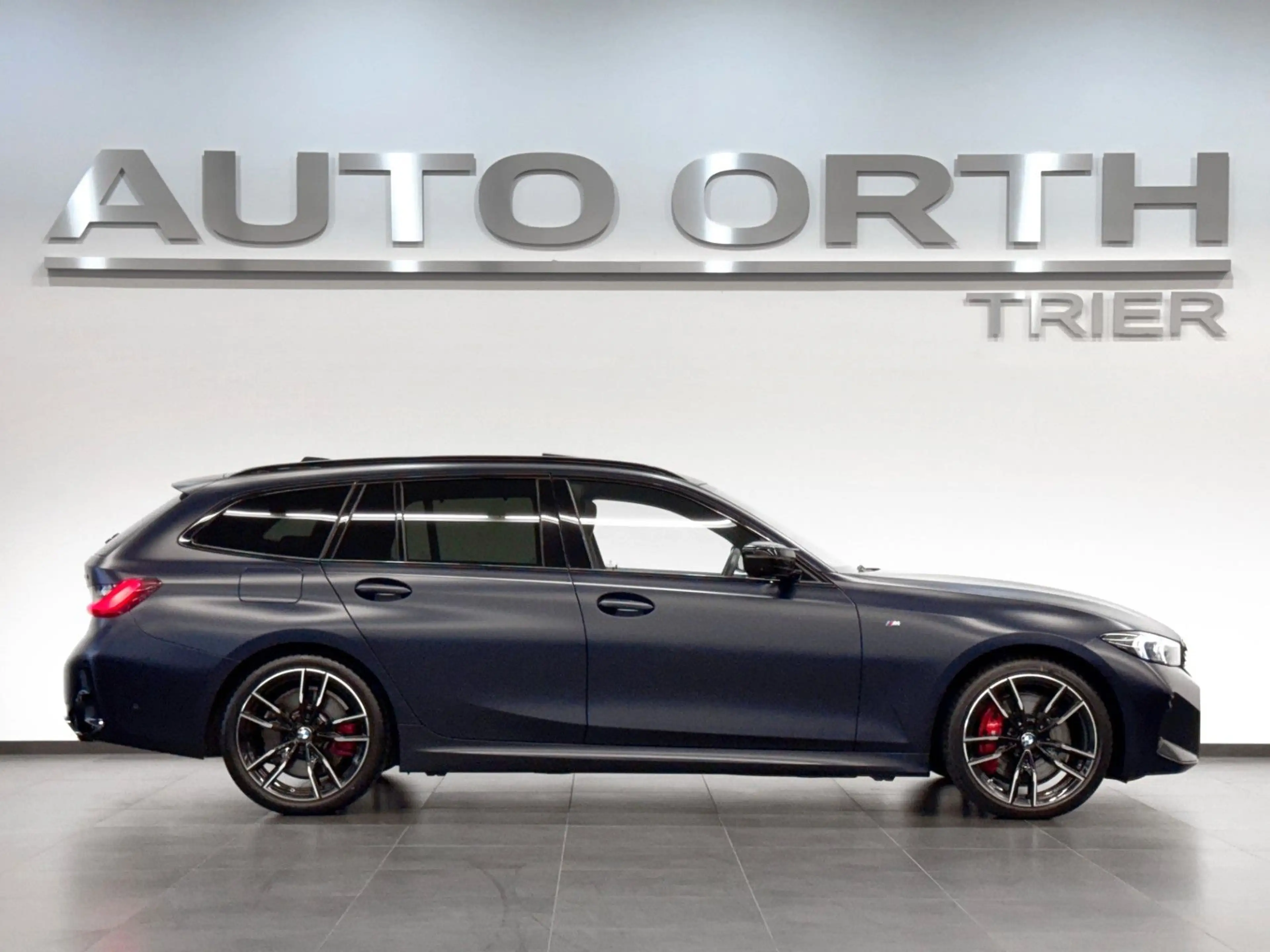 BMW 340 xDrive Touring M-SPORT-PRO **INDIVIDUAL** — photo 7