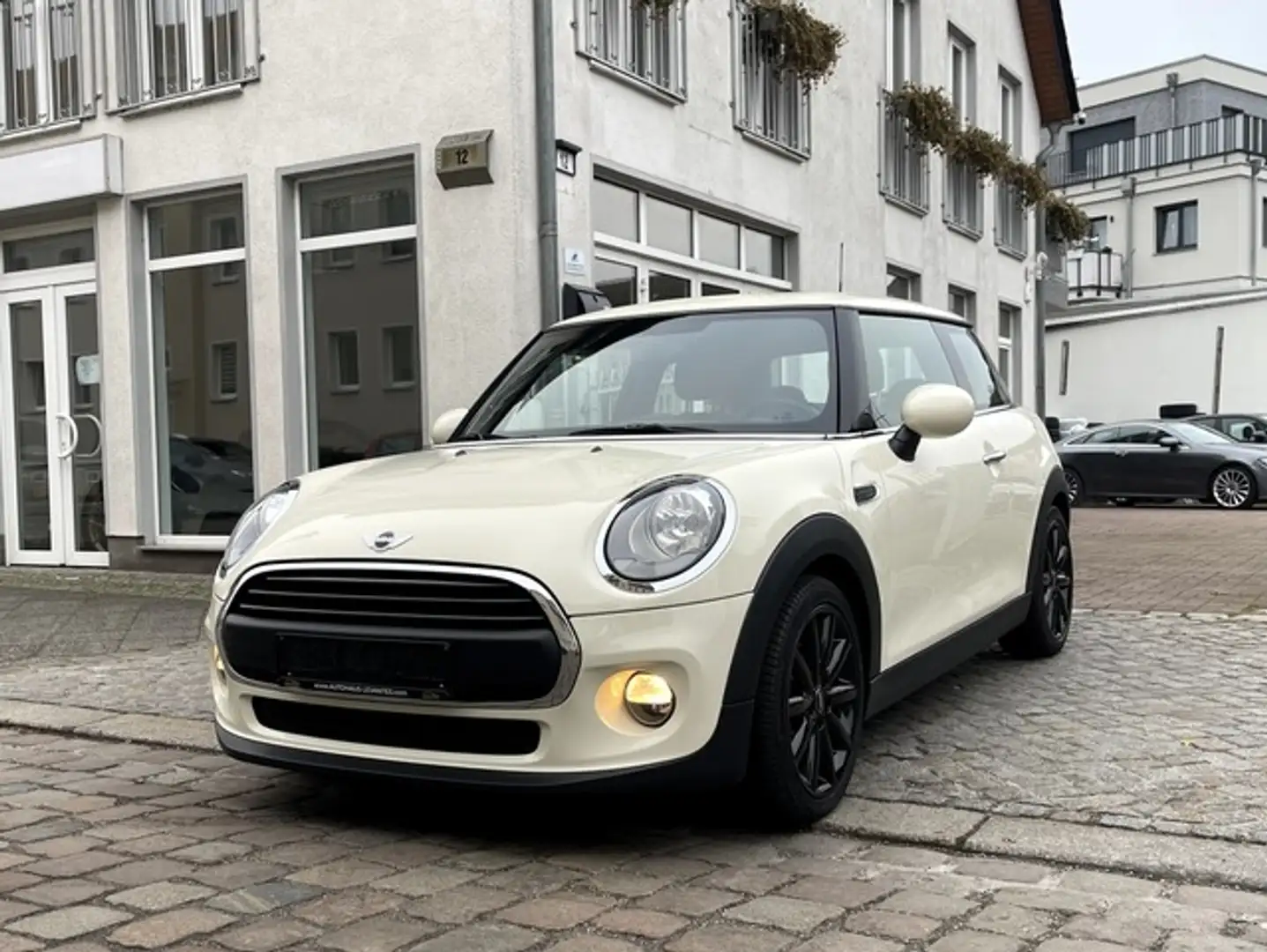 MINI One Blackyard PANO NAVI SITZHZG TEMPOMAT Blanc - 1